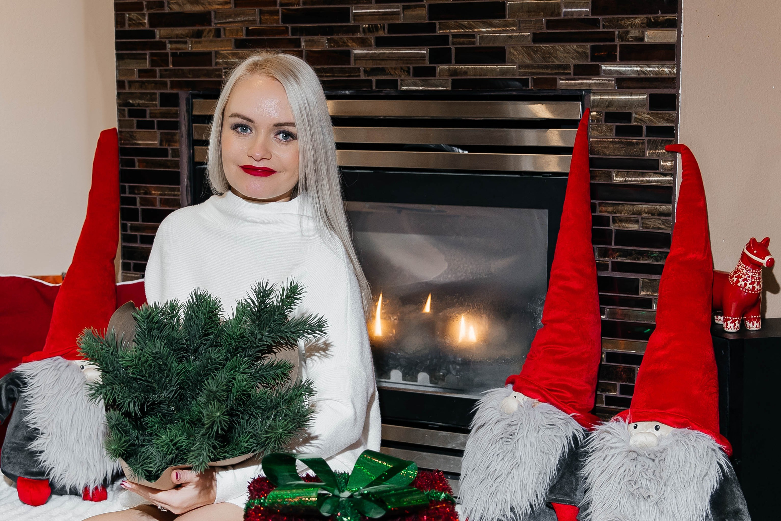 Christmas photoshoot Anna. Documentary and Family Photographer in Seattle