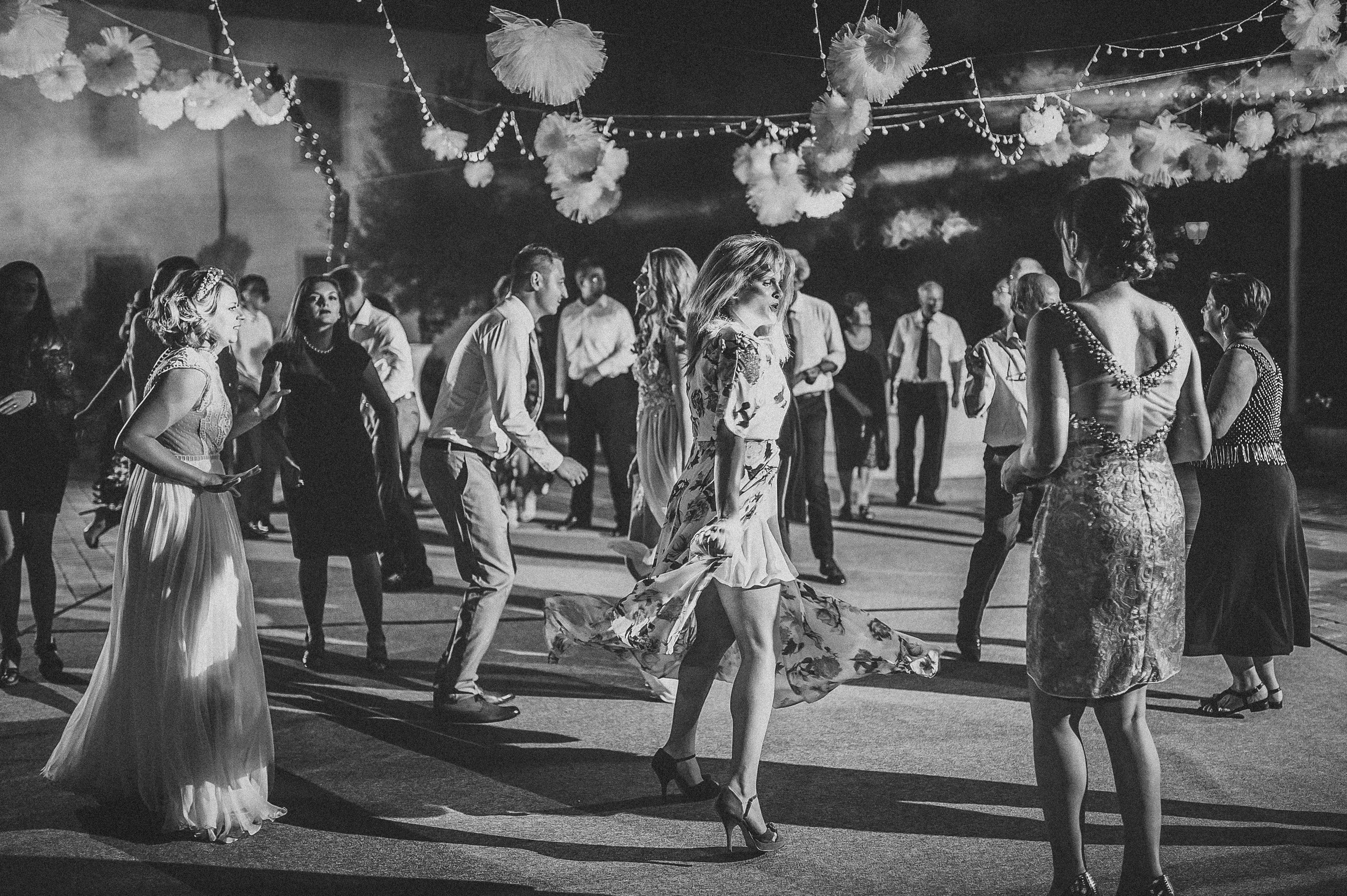 Alina și Ionuț | Fotografii Alb-Negru în Alba Iulia | Alex Vasilie. Alex Vasilie | Fotograf de Nuntă, Botez și Portret | Cluj-Napoca