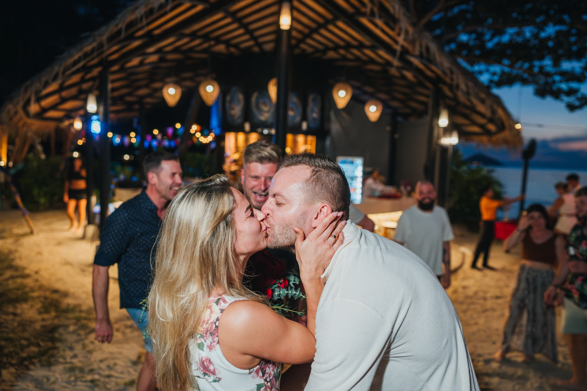 Invite friends. Romantic proposal on Koh Samui, Thailand