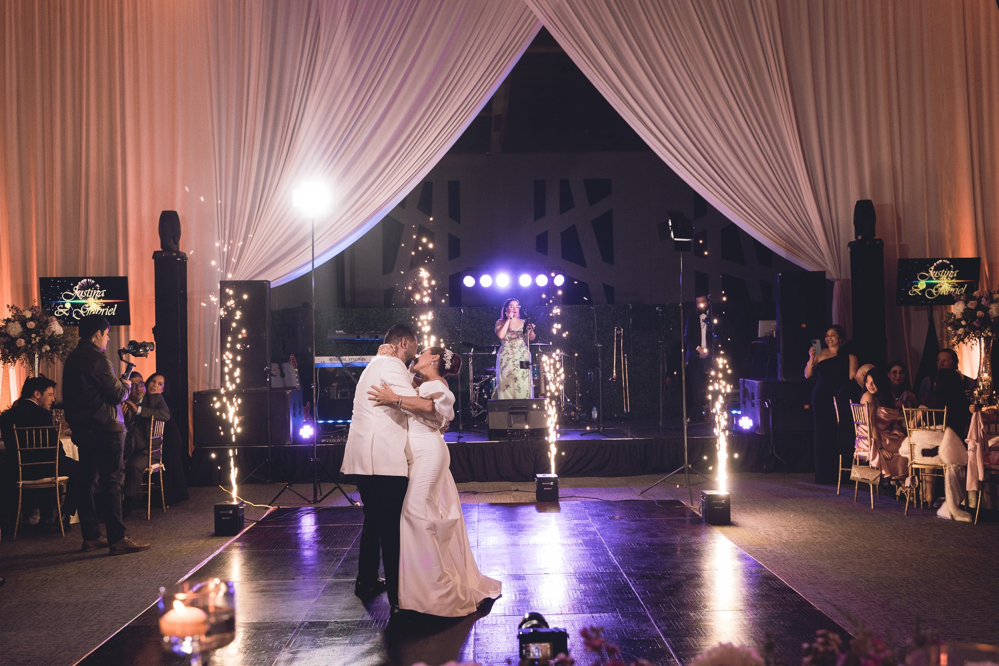 Quartz Boda Tijuana Gabo y Justina. Estudio de fotografia en Tijuana
