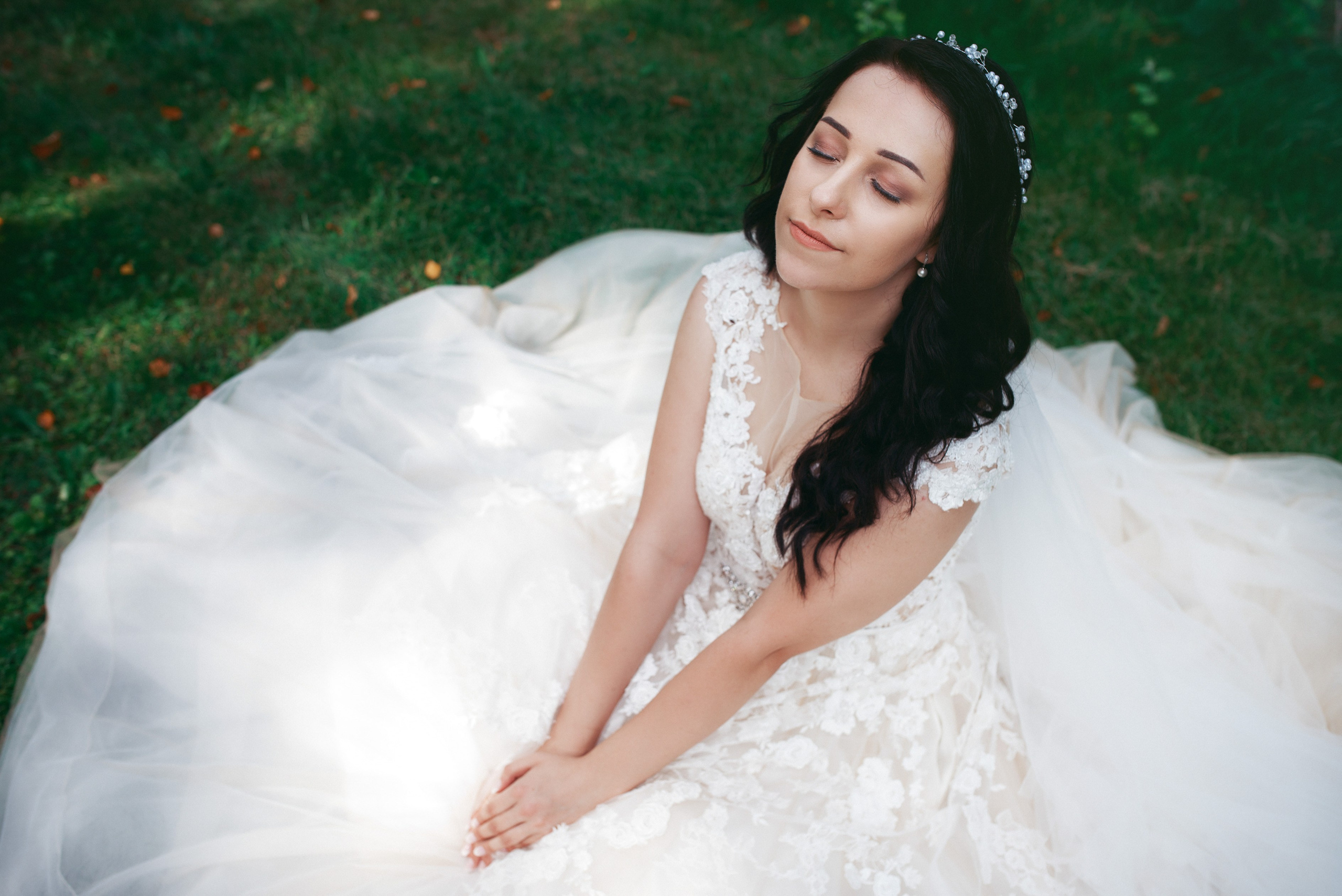 Vestuvių fotosesija, ceremonija, Vestuvių pasiruošimo fotografavimas. Vestuvių fotografas Vilnius Trakai kaina vestuvių fotografavimas fotografė personal.lt photogrpahy kainos jaunoji jaunikis nuotaka santuoka vestuvės, profesionali natūrali meninė reportažinė klasikinė fotosesija, vestuvių fotosesija gamtoje dvare