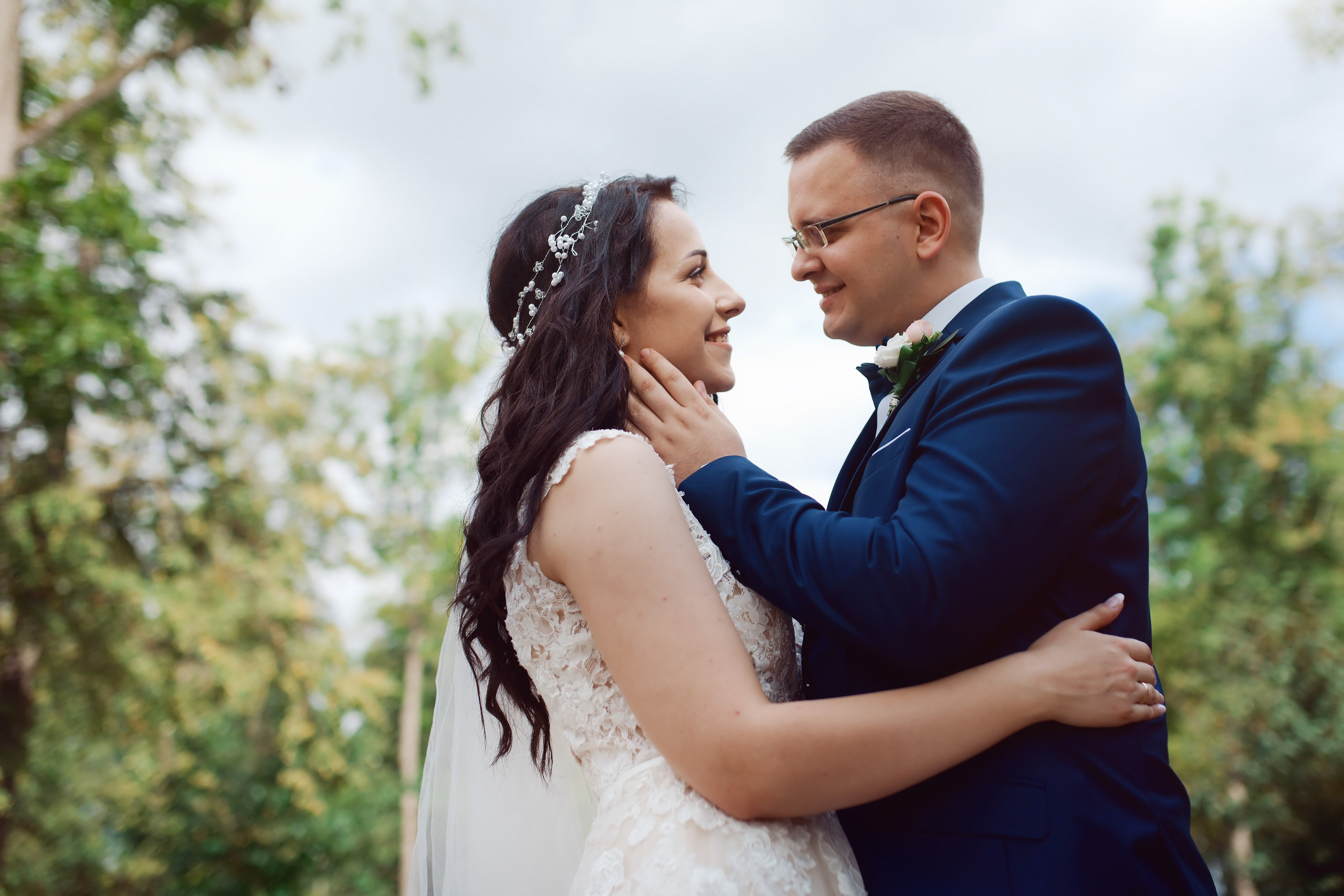 Vestuvių fotosesija, ceremonija, Vestuvių pasiruošimo fotografavimas. Vestuvių fotografas Vilnius Trakai kaina vestuvių fotografavimas fotografė personal.lt photogrpahy kainos jaunoji jaunikis nuotaka santuoka vestuvės, profesionali natūrali meninė reportažinė klasikinė fotosesija, vestuvių fotosesija gamtoje dvare
