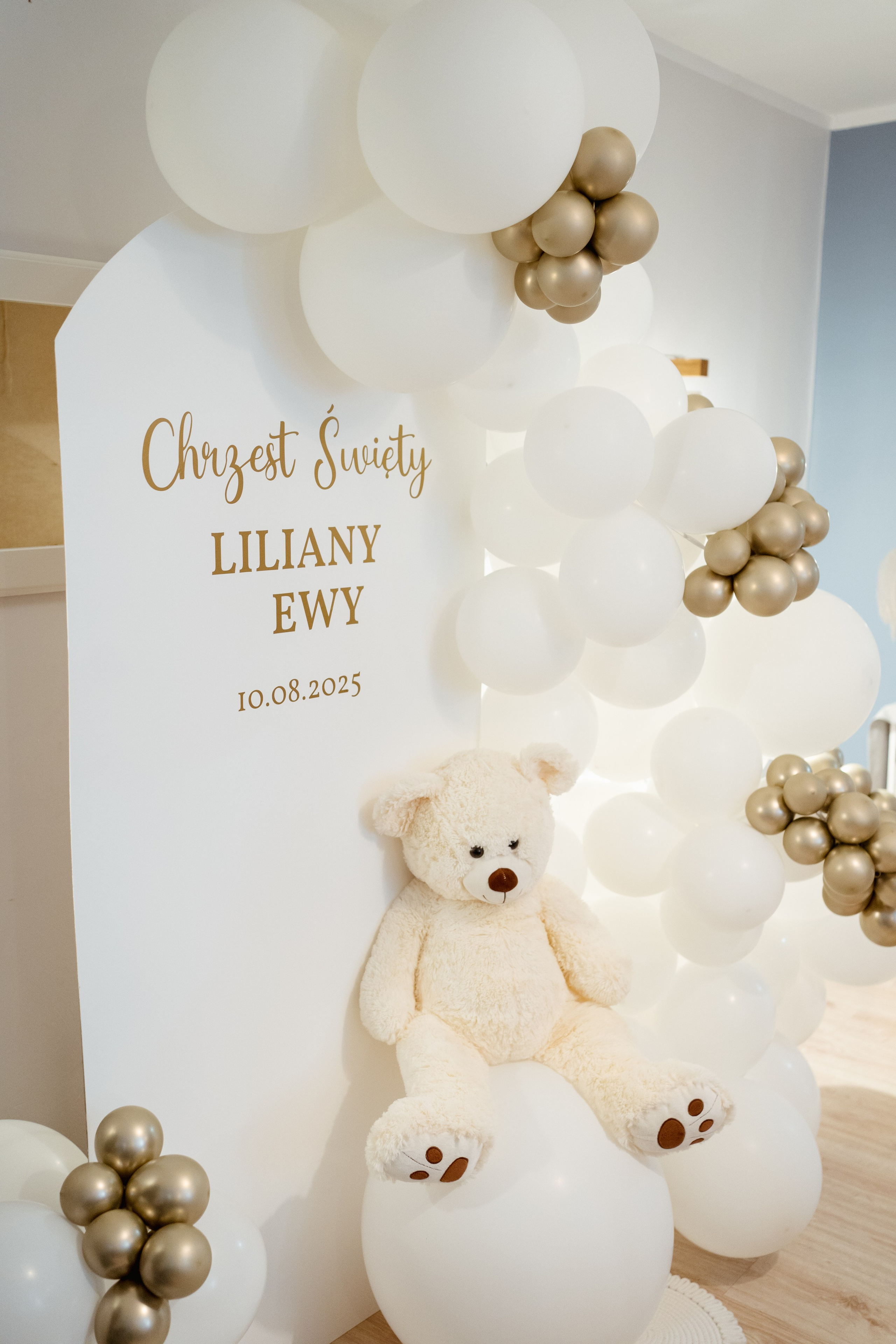 Reportaż z okazji Chrztu Świętego w Łodzi. Fotograf Łódź - sesja ciążowa, noworodkowa, dziecięca. Studio w Łodzi