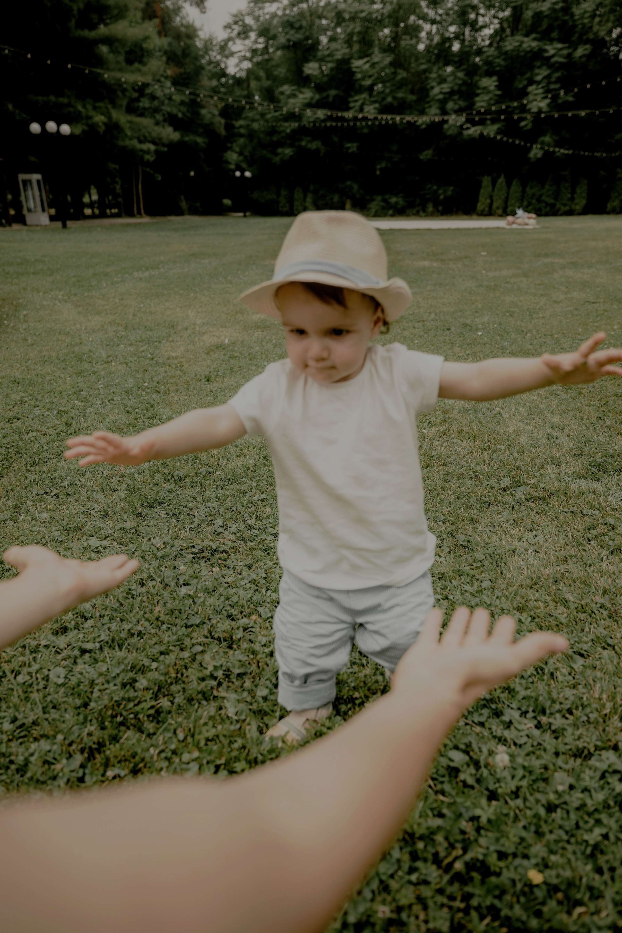 Armin — Micul explorator împlinește 1 an. Emotions Photo Art