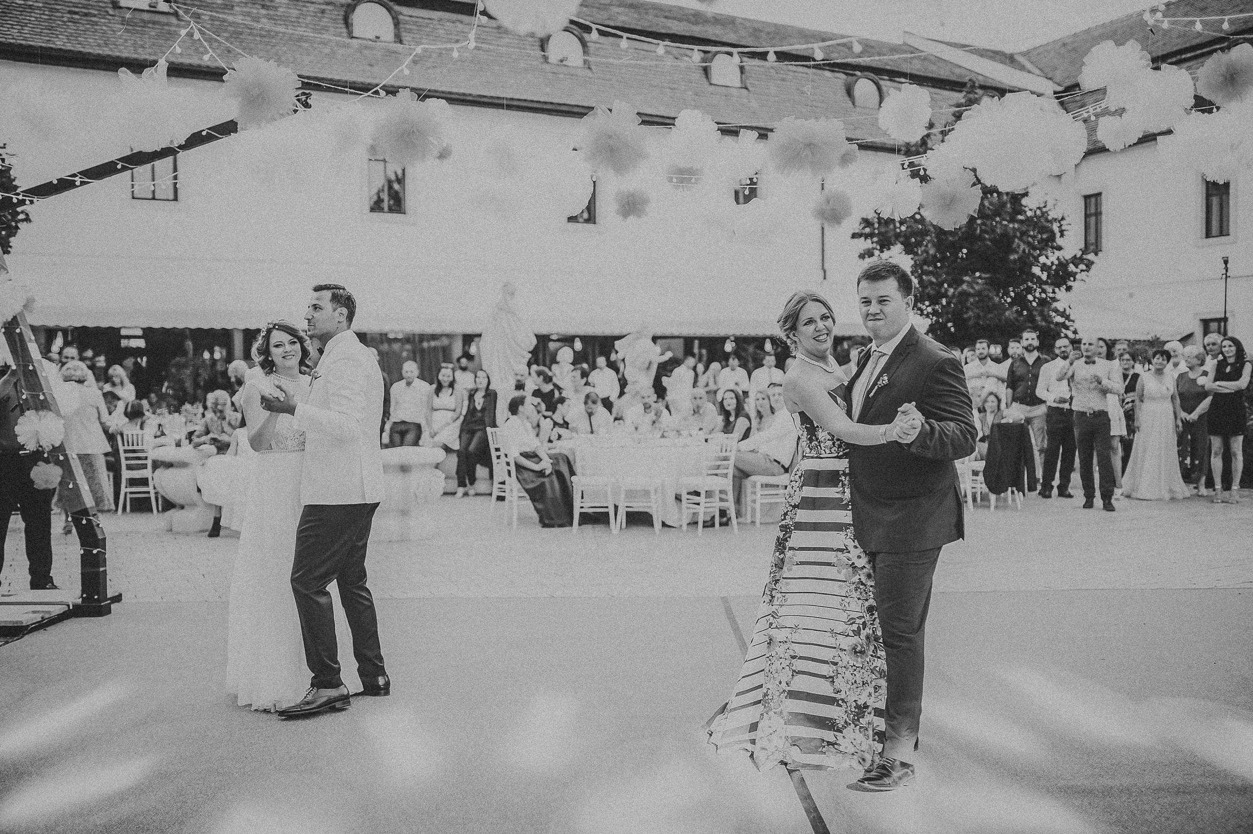 Alina și Ionuț | Fotografii Alb-Negru în Alba Iulia | Alex Vasilie. Alex Vasilie | Fotograf de Nuntă, Botez și Portret | Cluj-Napoca