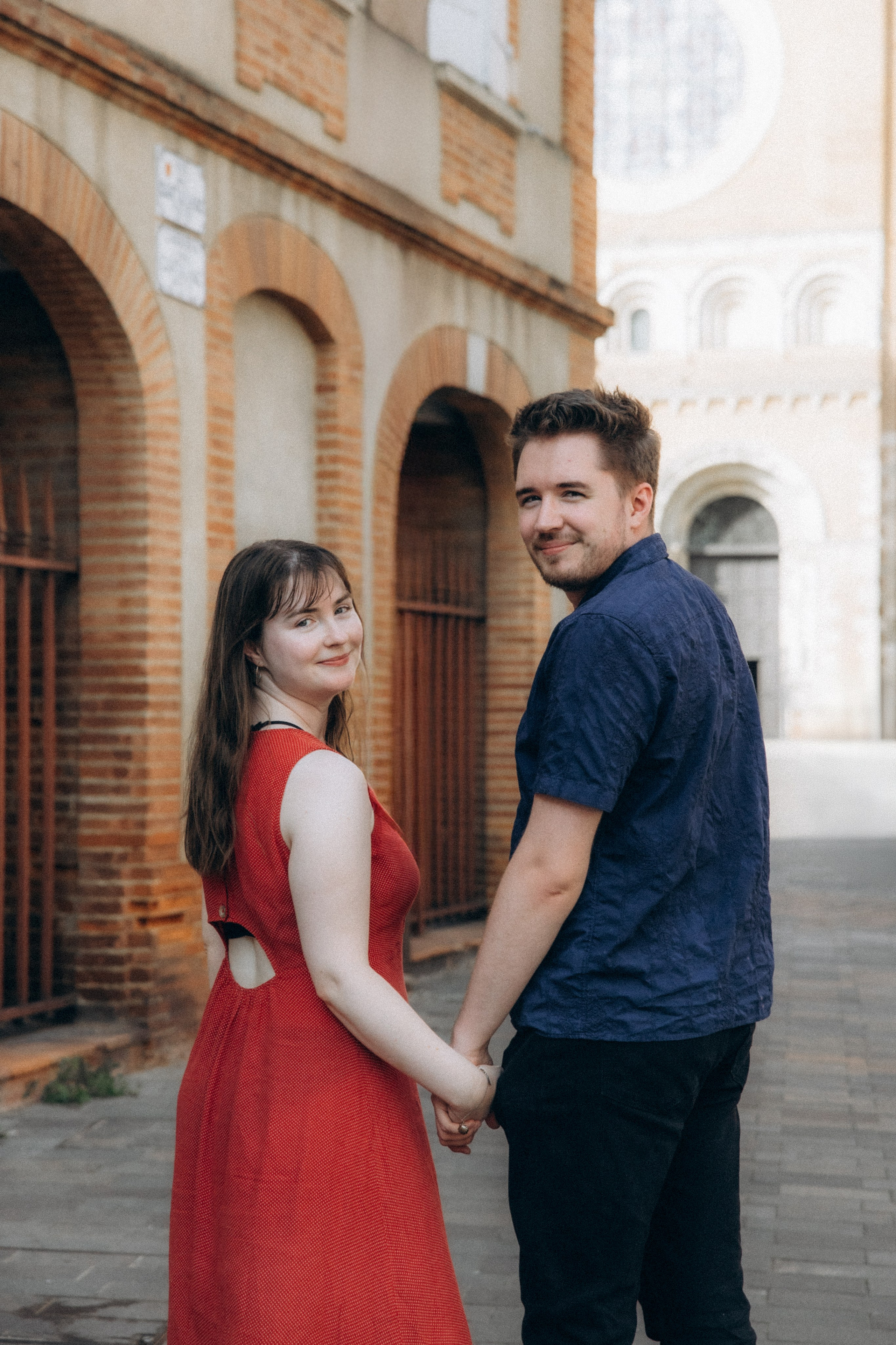 Surprise proposal photoshoot in Toulouse: romantic moment to remember. Eugénie Smirnova — your photographer in Toulouse and southwest France
