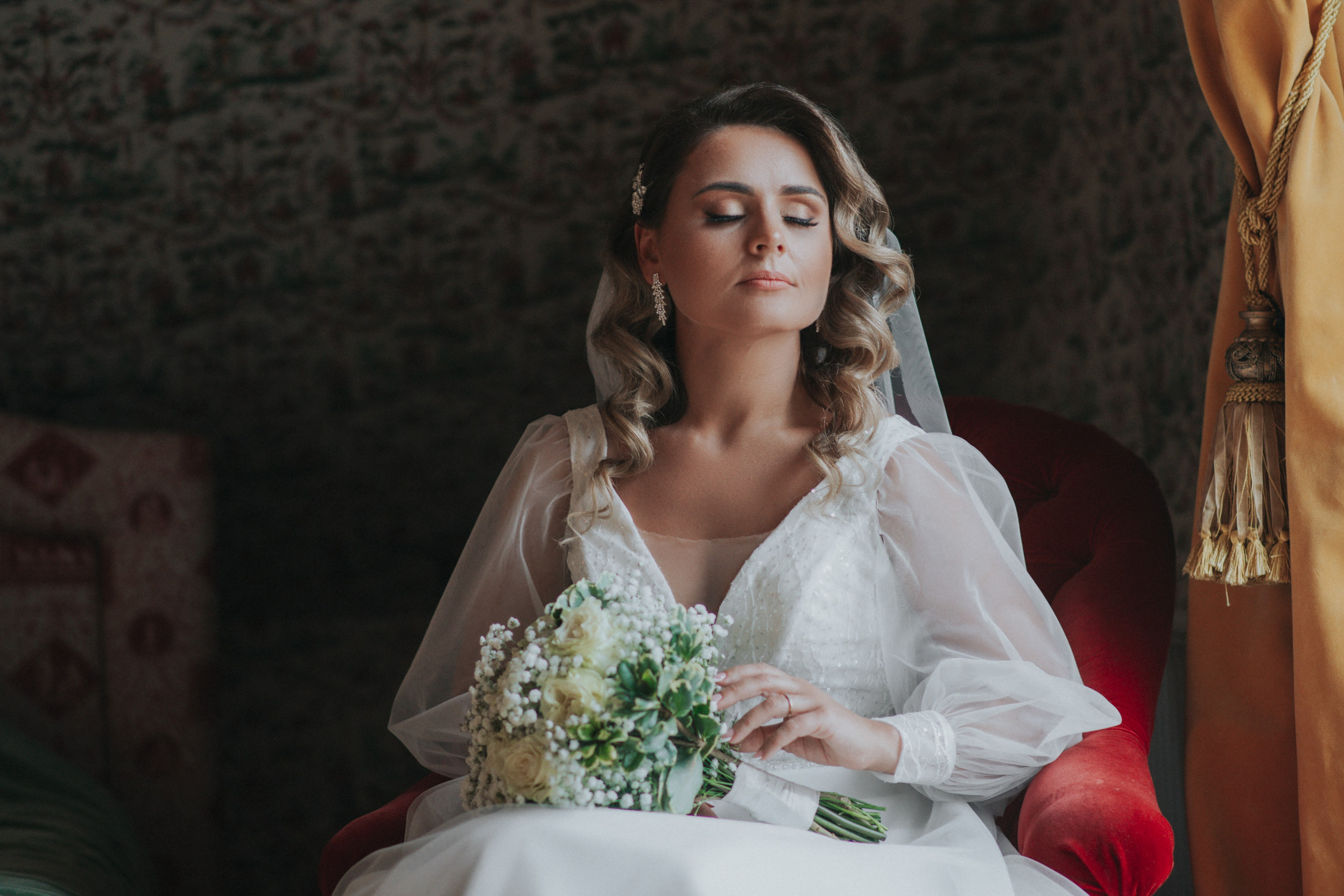 Vestuvių fotosesija, pasiruošimas, Vestuvių pasiruošimo fotografavimas. Vestuvių fotografas Vilnius Trakai kaina vestuvių fotografavimas fotografė personal.lt photogrpahy kainos jaunoji jaunikis nuotaka santuoka vestuvės, profesionali natūrali meninė reportažinė klasikinė fotosesija