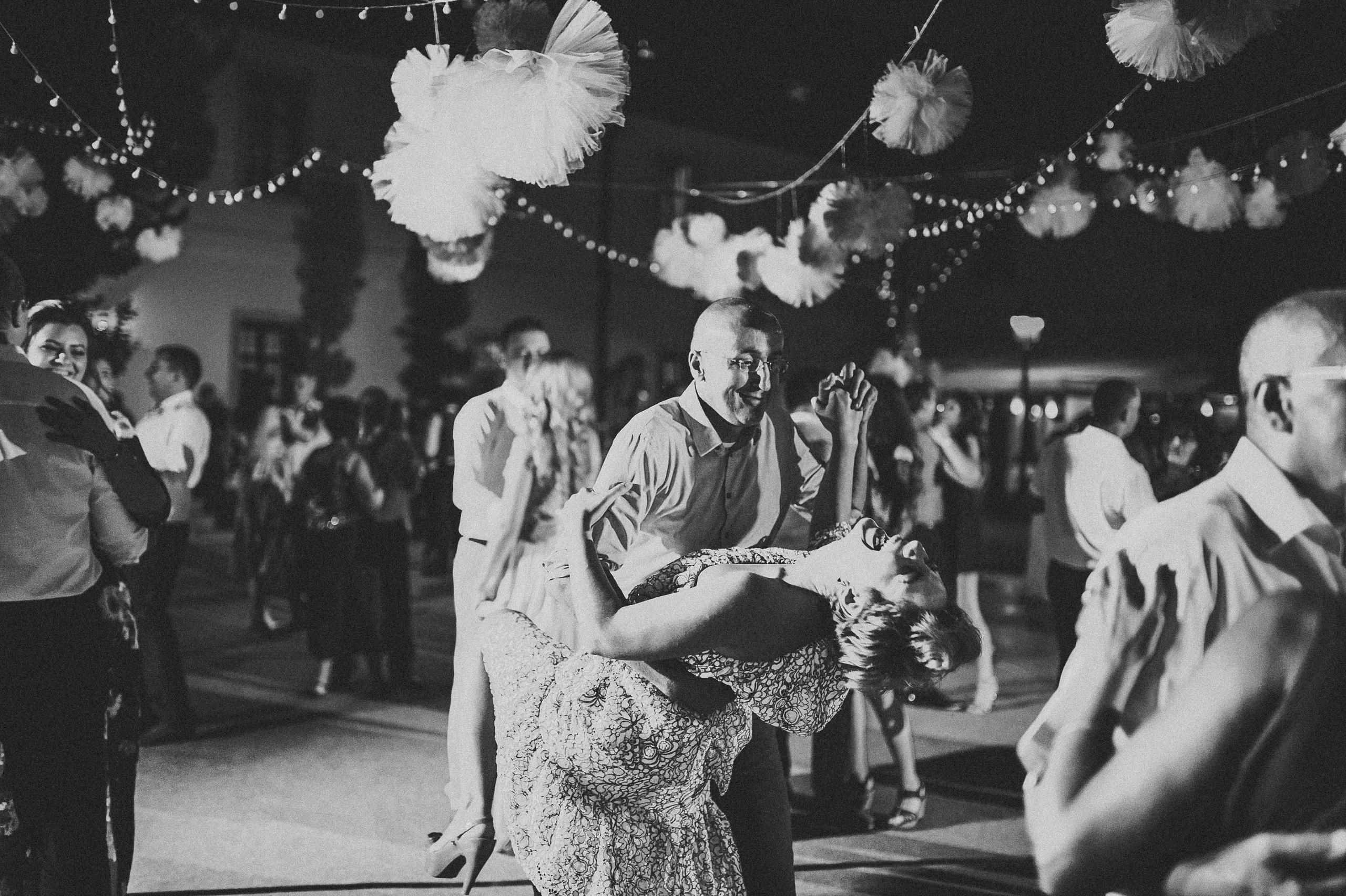 Alina și Ionuț | Fotografii Alb-Negru în Alba Iulia | Alex Vasilie. Alex Vasilie | Fotograf de Nuntă, Botez și Portret | Cluj-Napoca