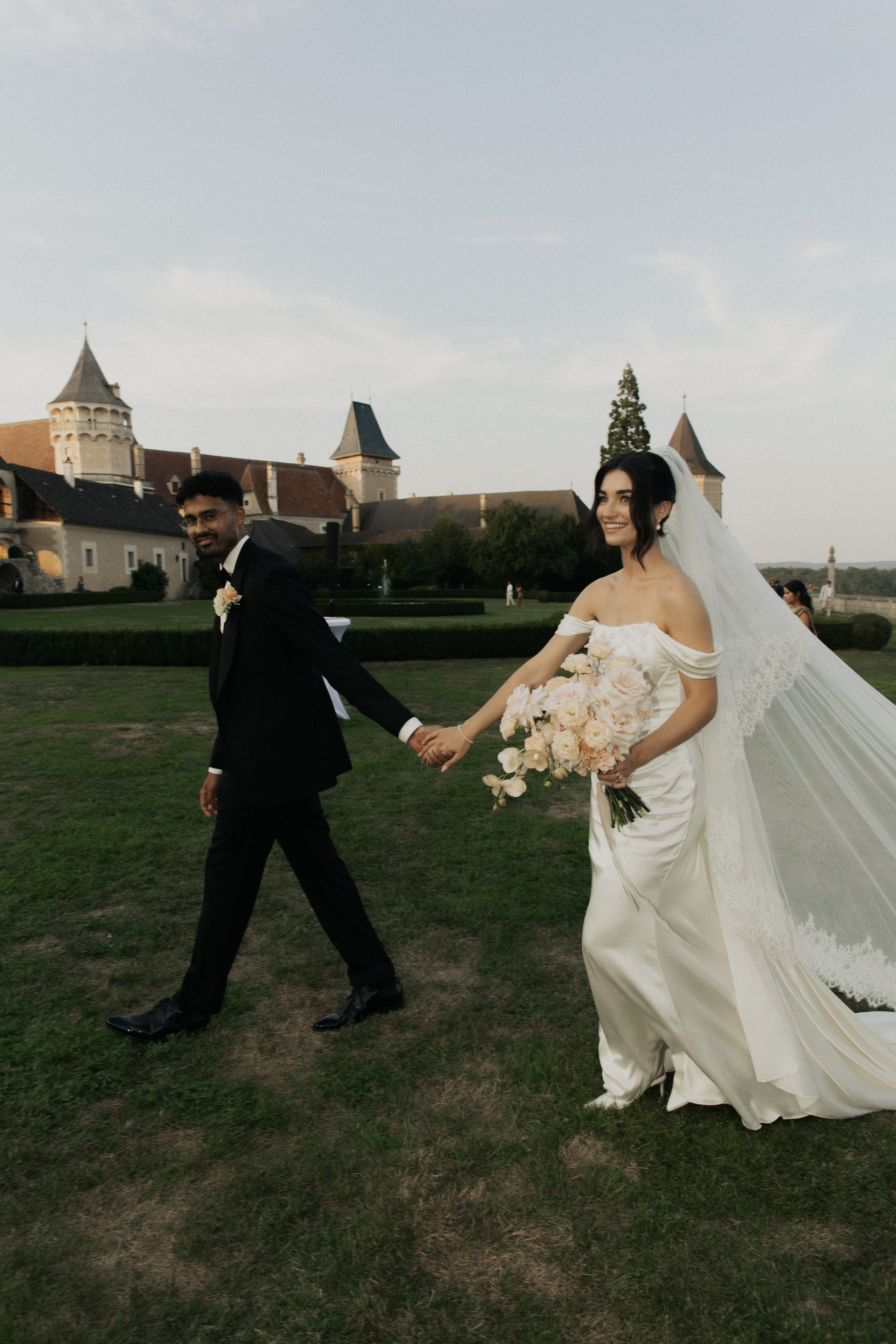 Elegant Castle Wedding in Austria | Alwin & Ruth’s Fairytale Celebration. Wedding photographer and videographer based in Timisoara, Romania