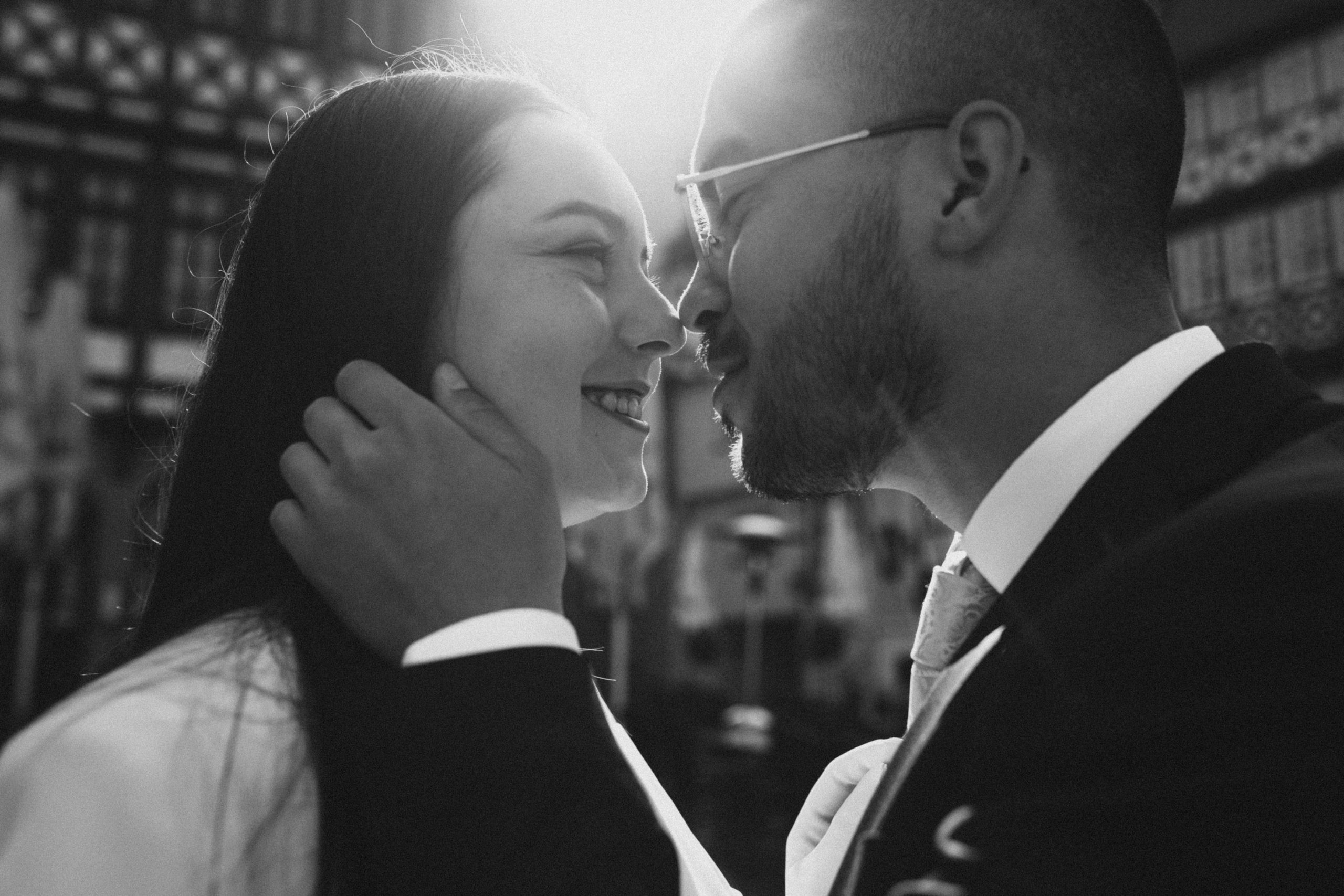 Natürliche und emotionale standesamtliche Trauung in Frankfurt am Main.