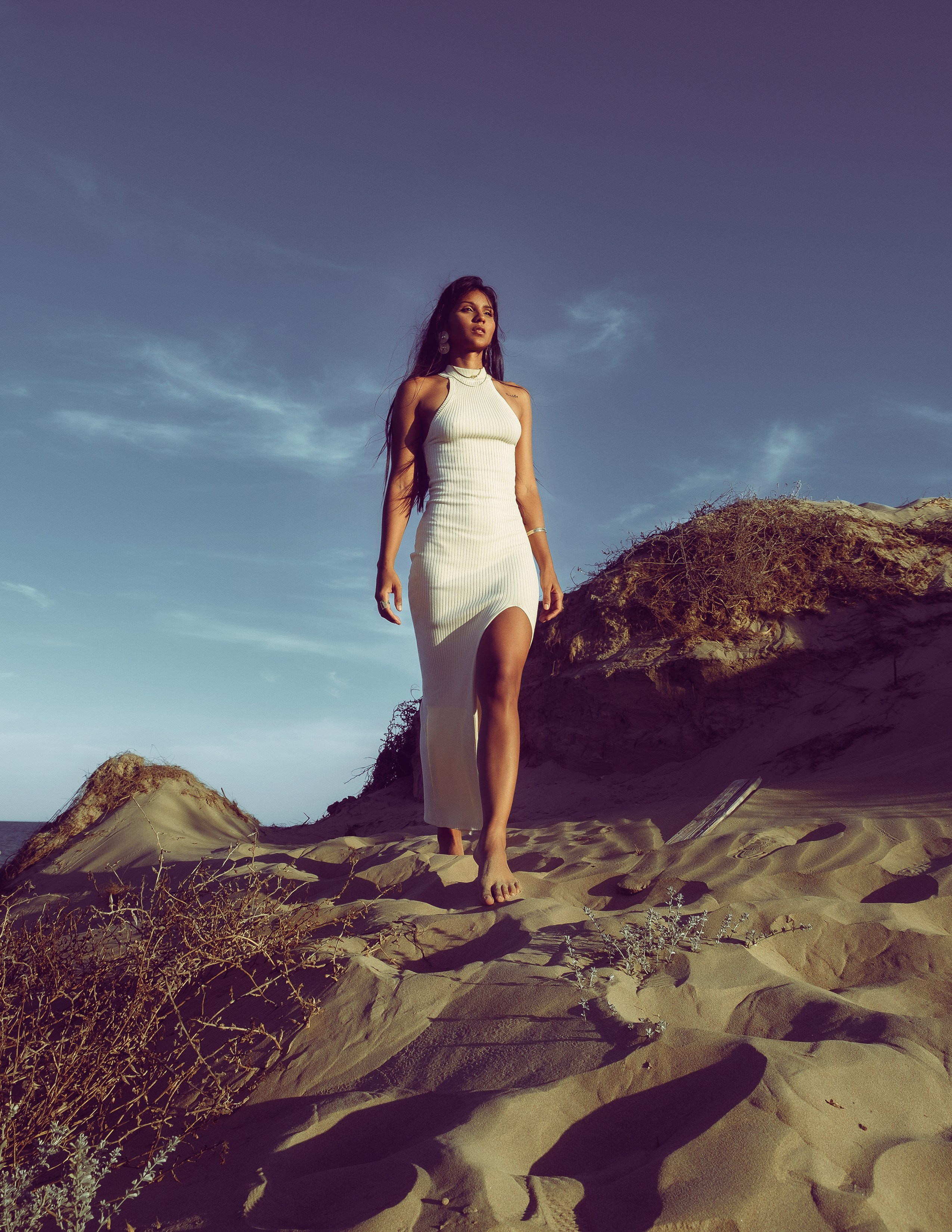 Romantic Portrait by the Sea: Sunset Shoot in Guardamar — Photographer Andrey Lukovnikov