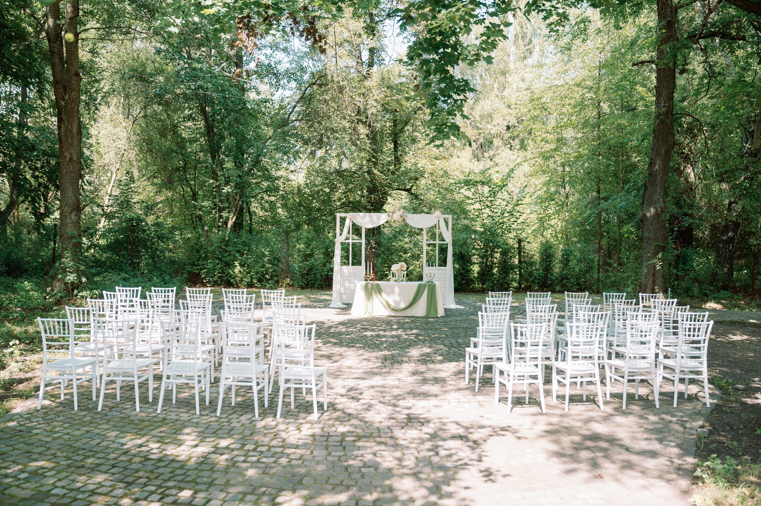 Roxana si Catalin nunta in aer liber la Conacul Albert