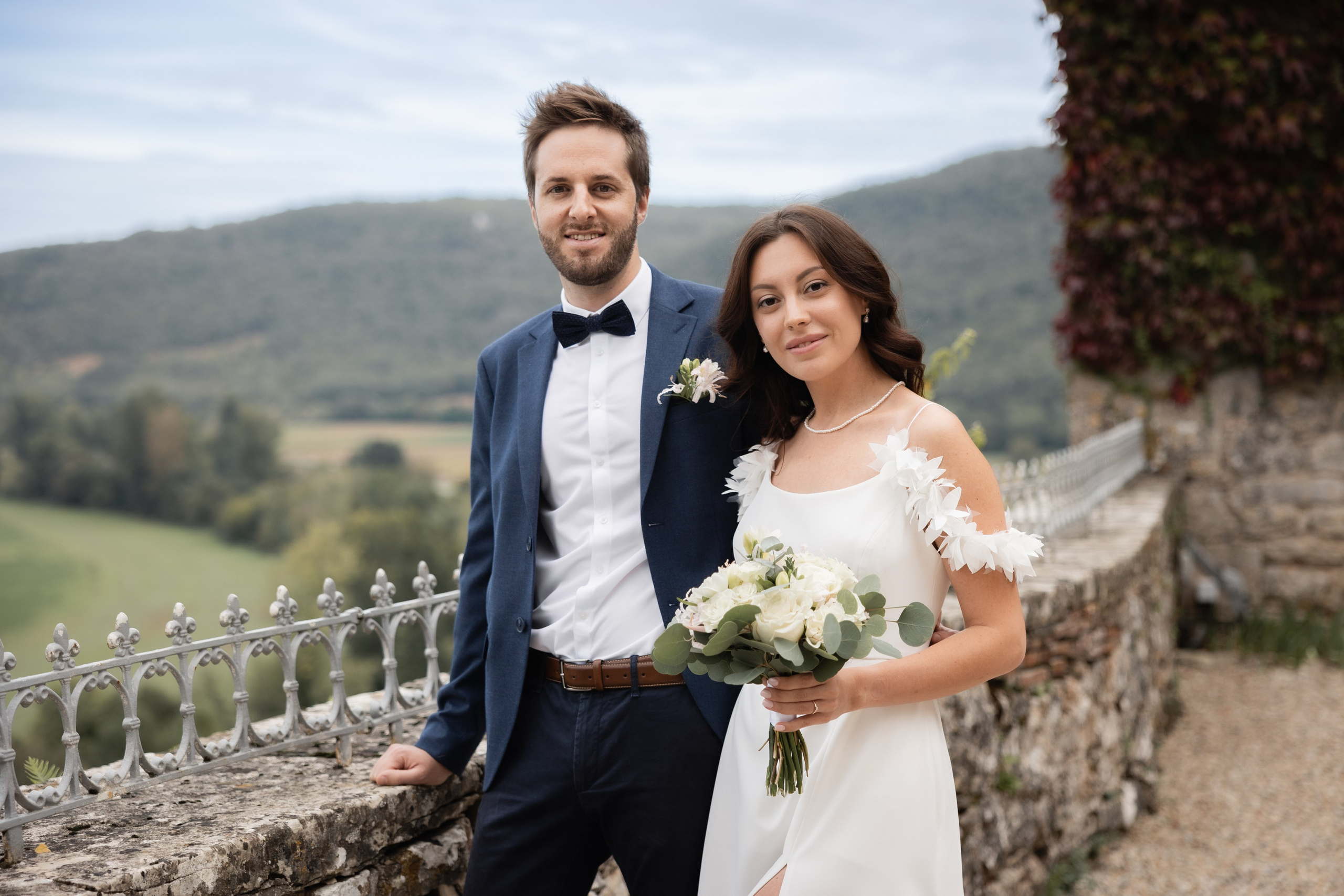 French Chateau Wedding. Elopement at Château de Cénevières. Eugénie Smirnova — your photographer in Toulouse and southwest France