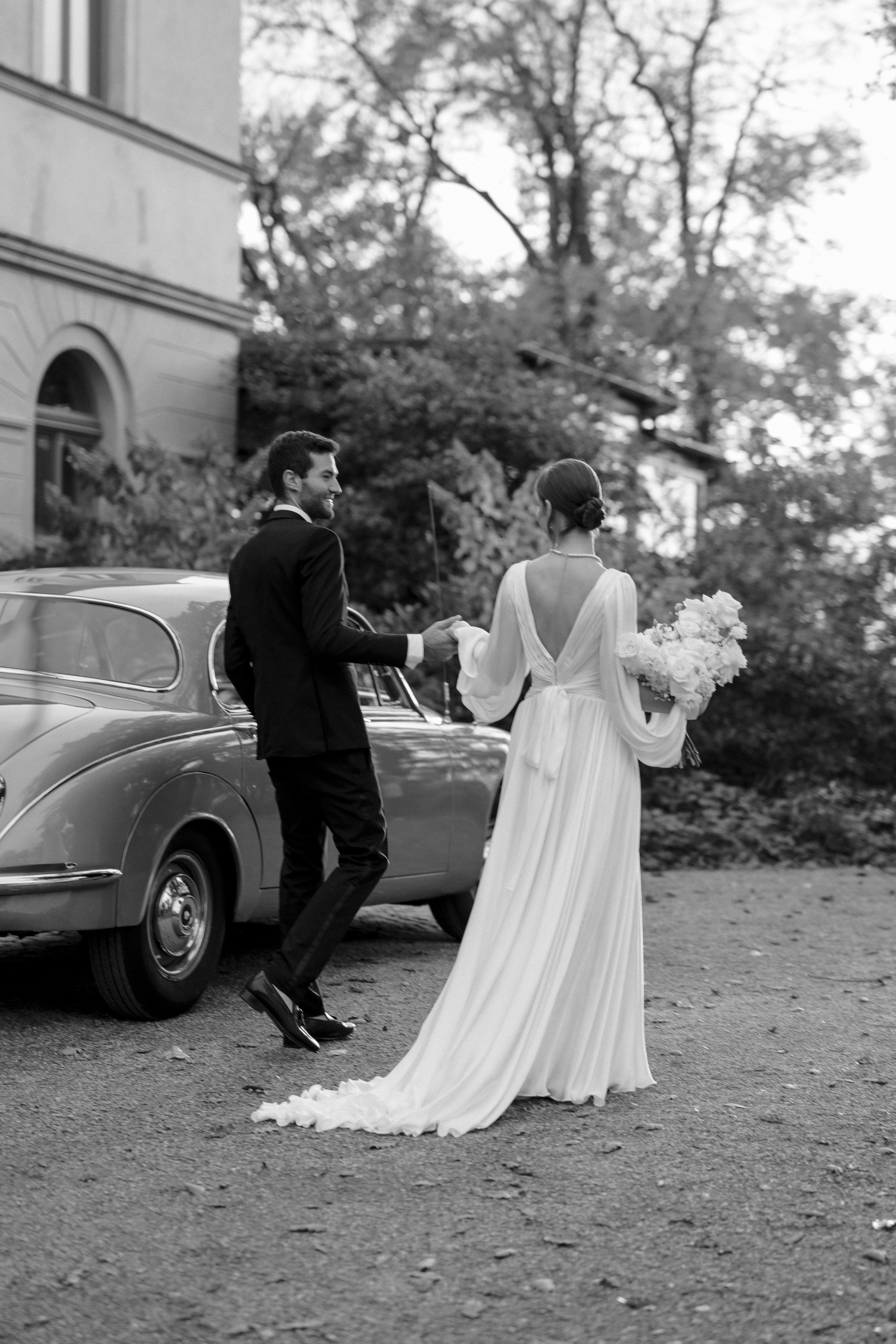 Timeless Romance: Gabriela & Martin's Wedding. Raw Studio: Capturing Elegant weddings accross Europe