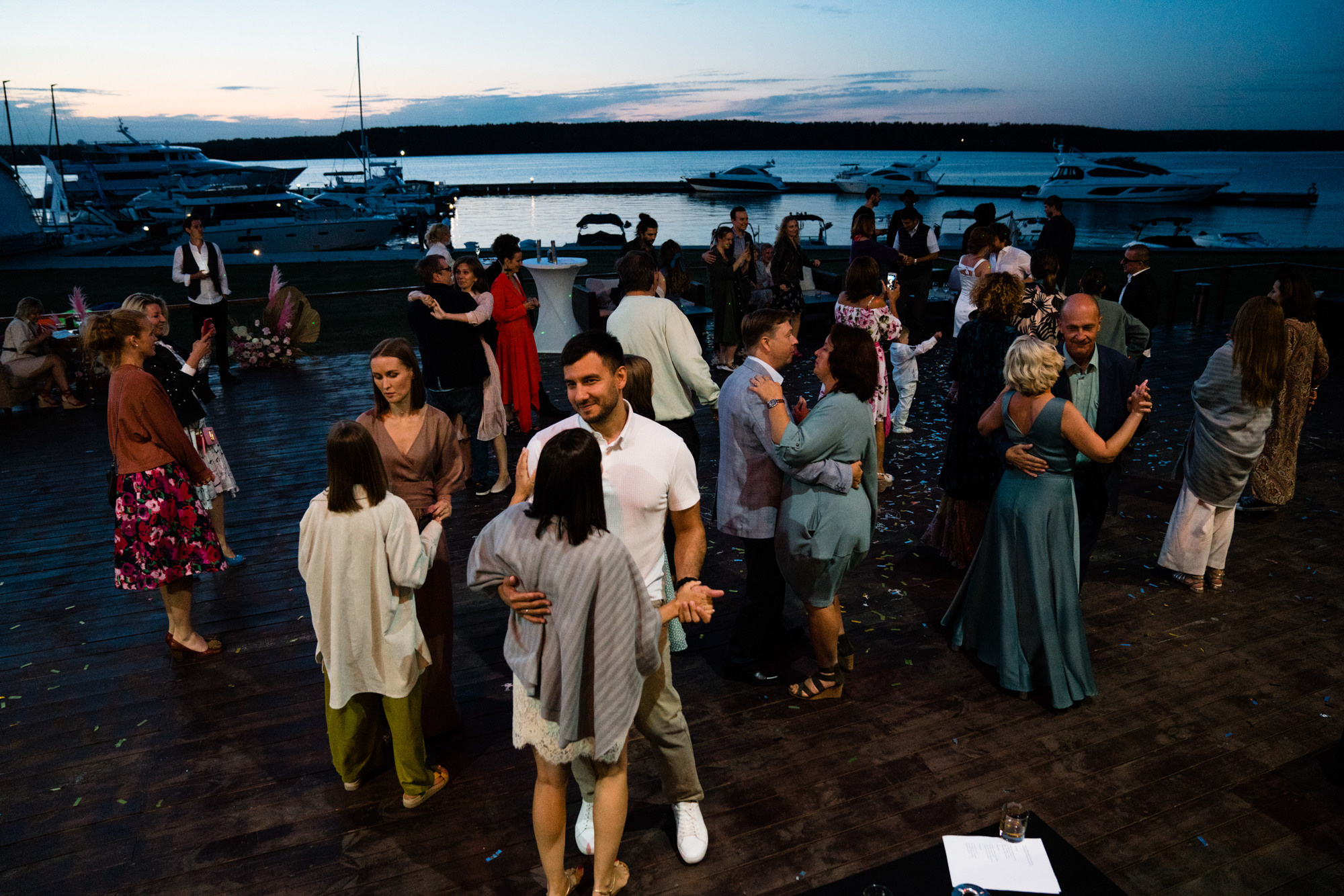 Hochzeitsfotografie im Yachtclub Ammersee und in der Schweiz. Inna Zaytseva Photography | Fotografin in München | Content Creation