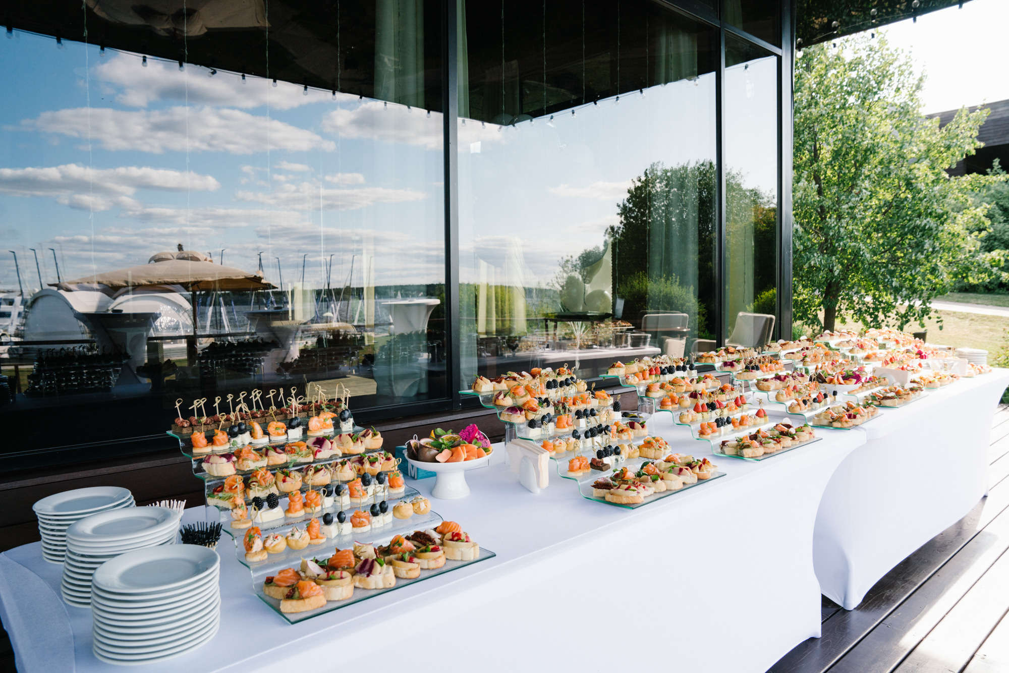 Hochzeitsfotografie im Yachtclub Ammersee und in der Schweiz. Inna Zaytseva Photography | Fotografin in München | Content Creation