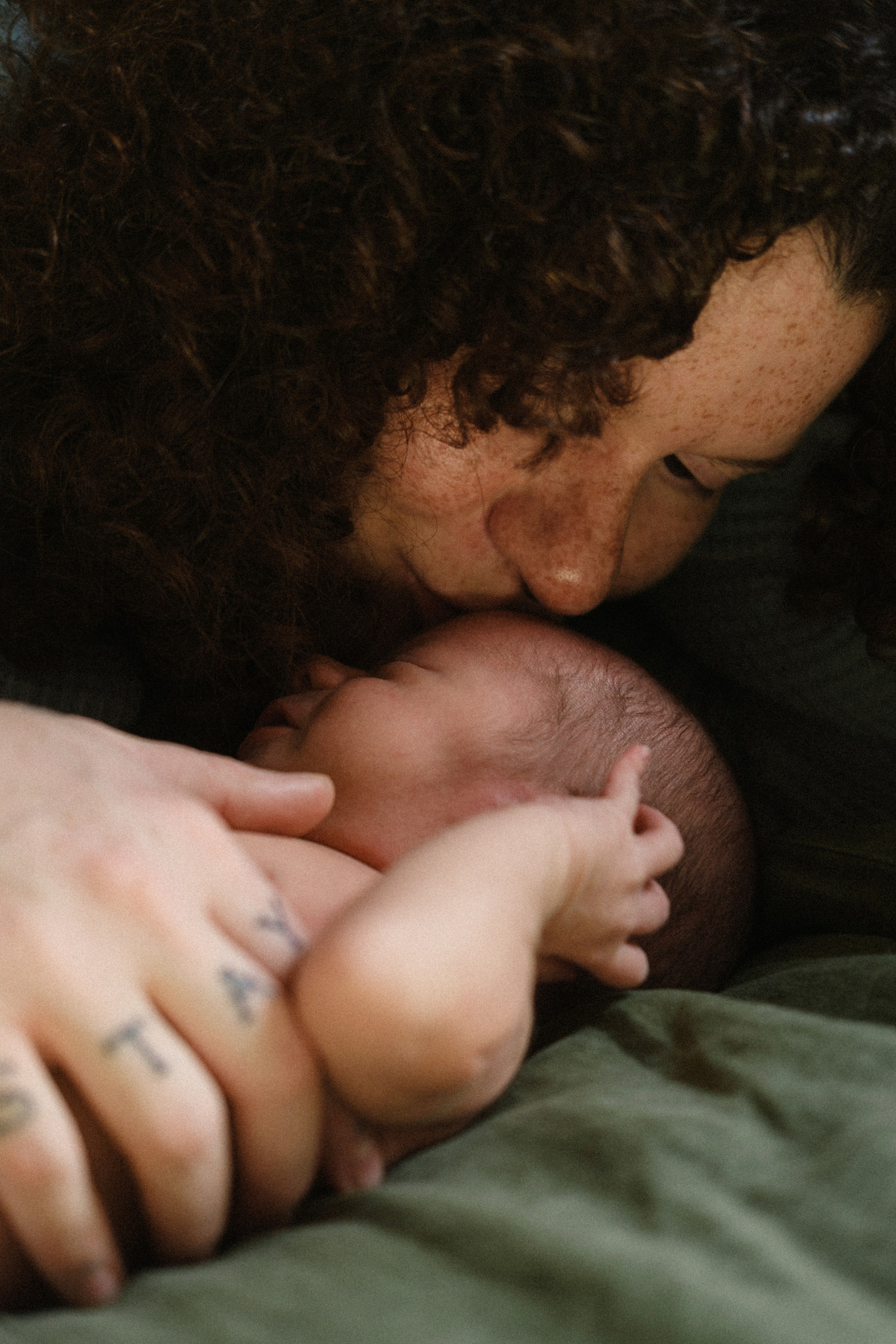 What to Expect from a Relaxed, In-Home Newborn Photo Session | Richmond, VA. Family Photographer Anna Dobrovolskaia | Richmond, VA