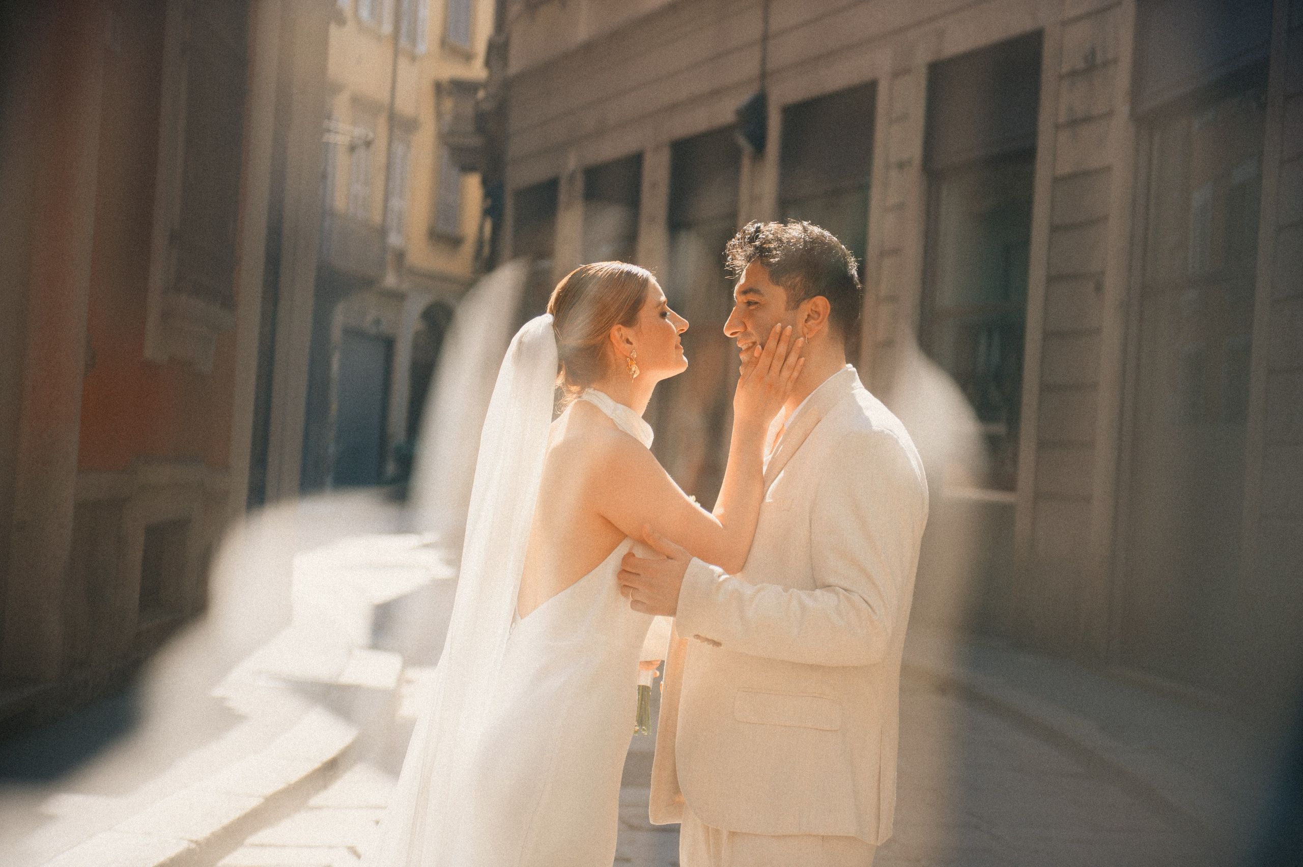 Wedding Photosession in Milan. Romantic couple photoshooting. Love story in Milan. Engagement session. Best photographer in Milan