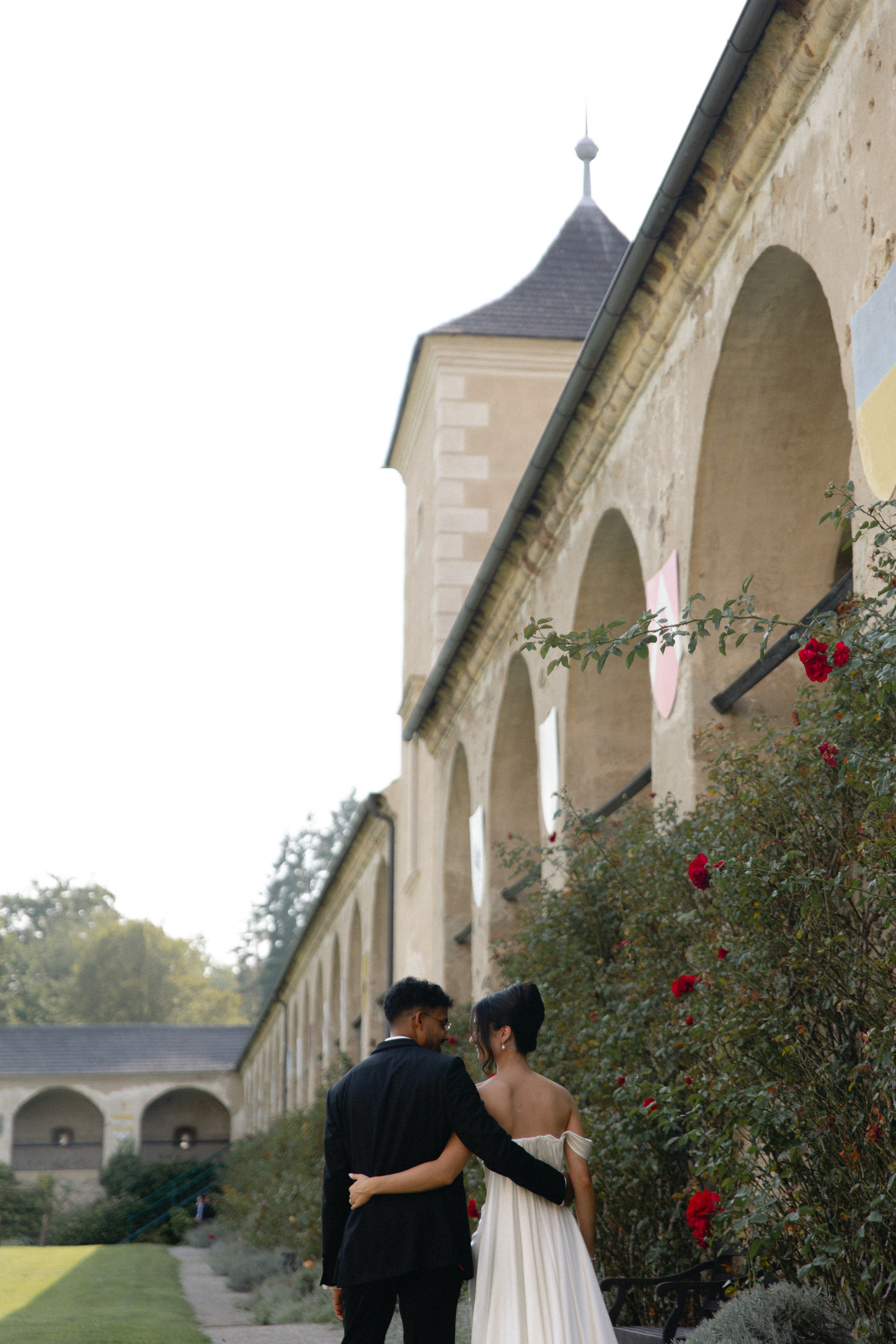 Elegant Castle Wedding in Austria | Alwin & Ruth’s Fairytale Celebration. Wedding photographer and videographer based in Timisoara, Romania