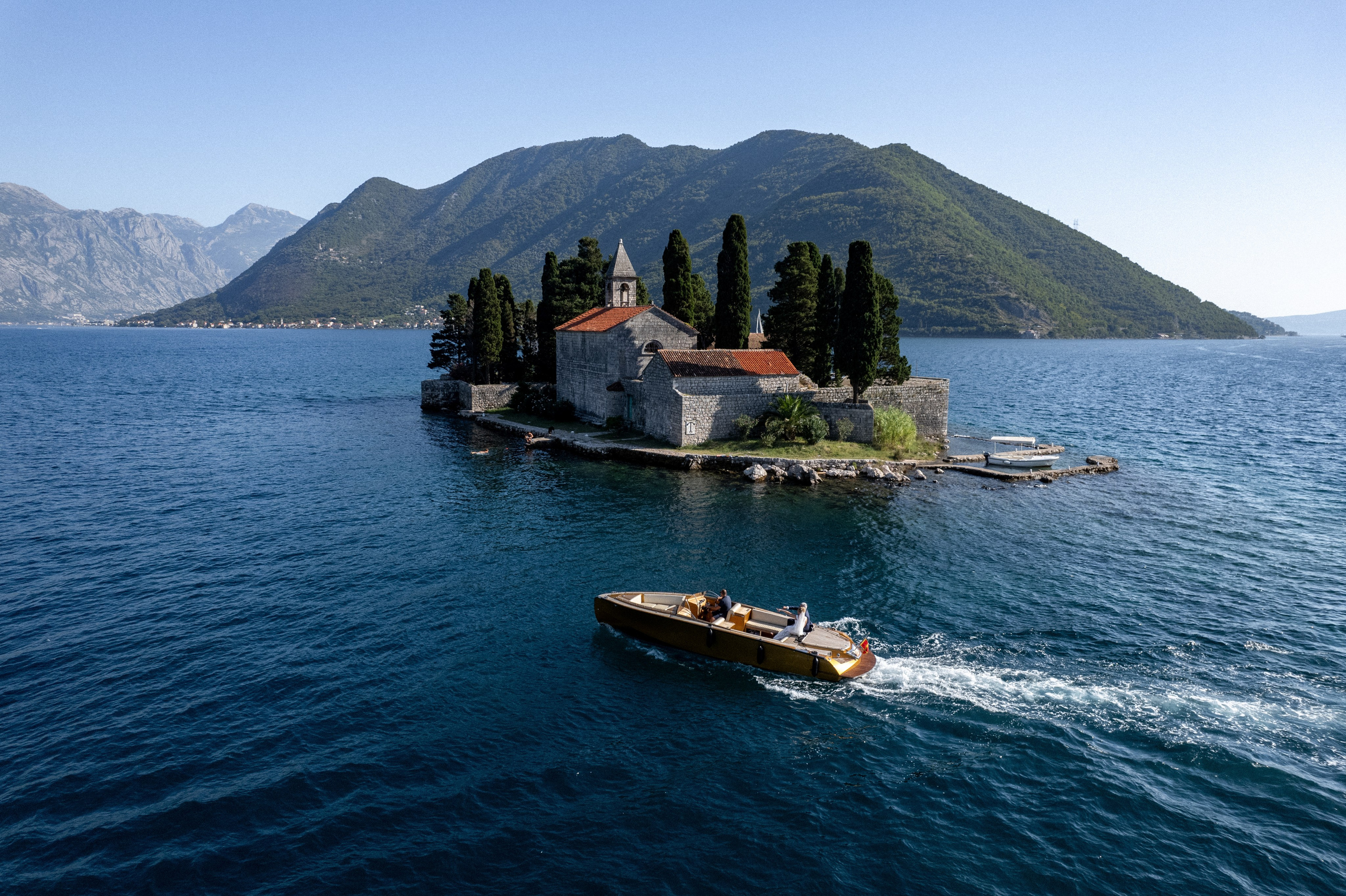 Huur een boot voor fotoshoots in Montenegro