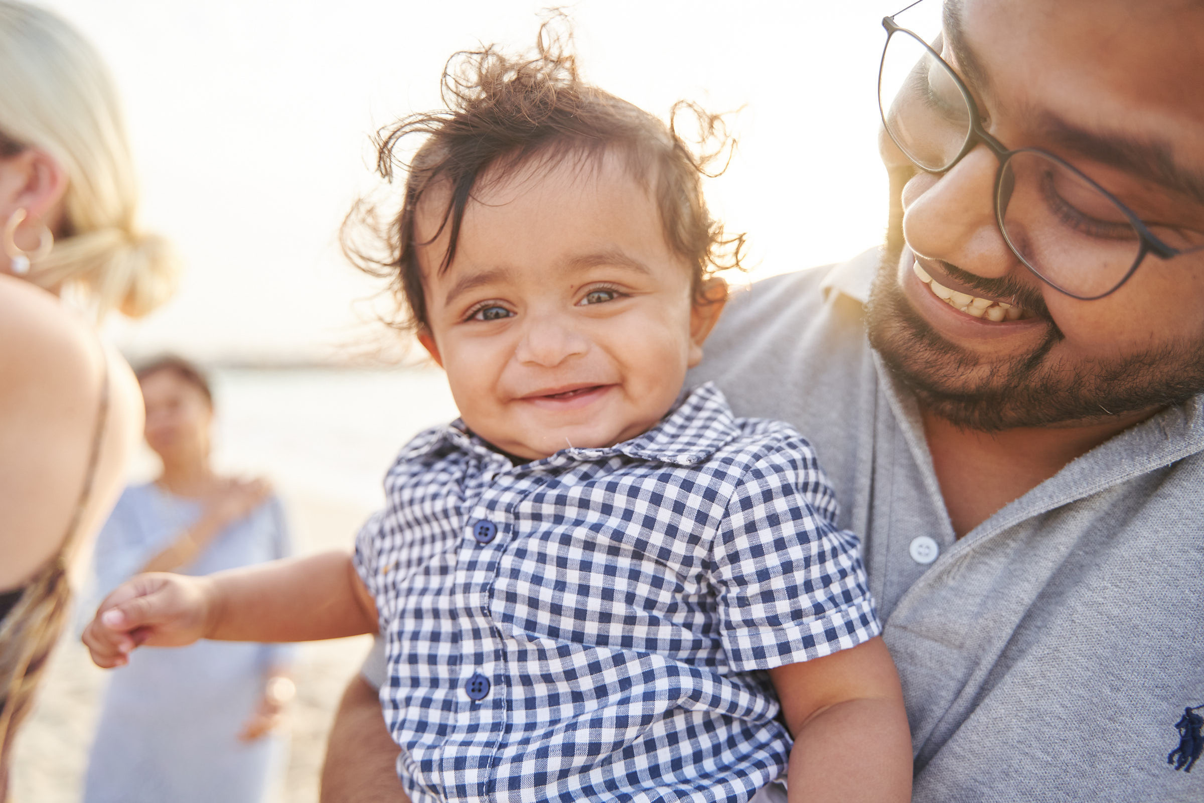 Family photo shoot gathering in Dubai