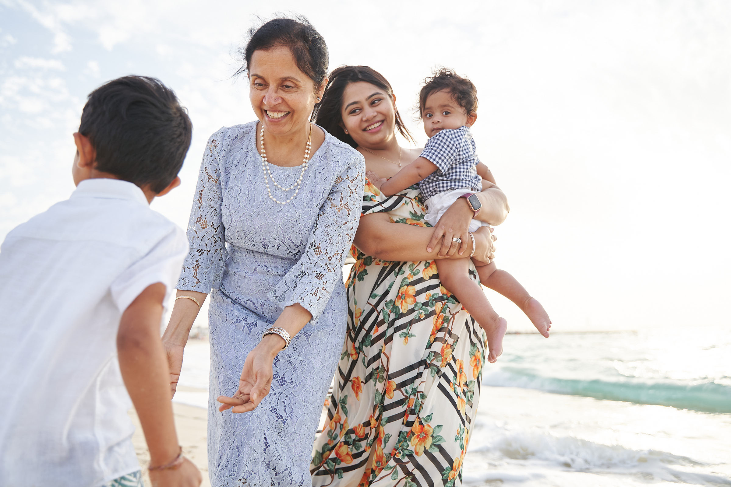 Family photo shoot gathering in Dubai