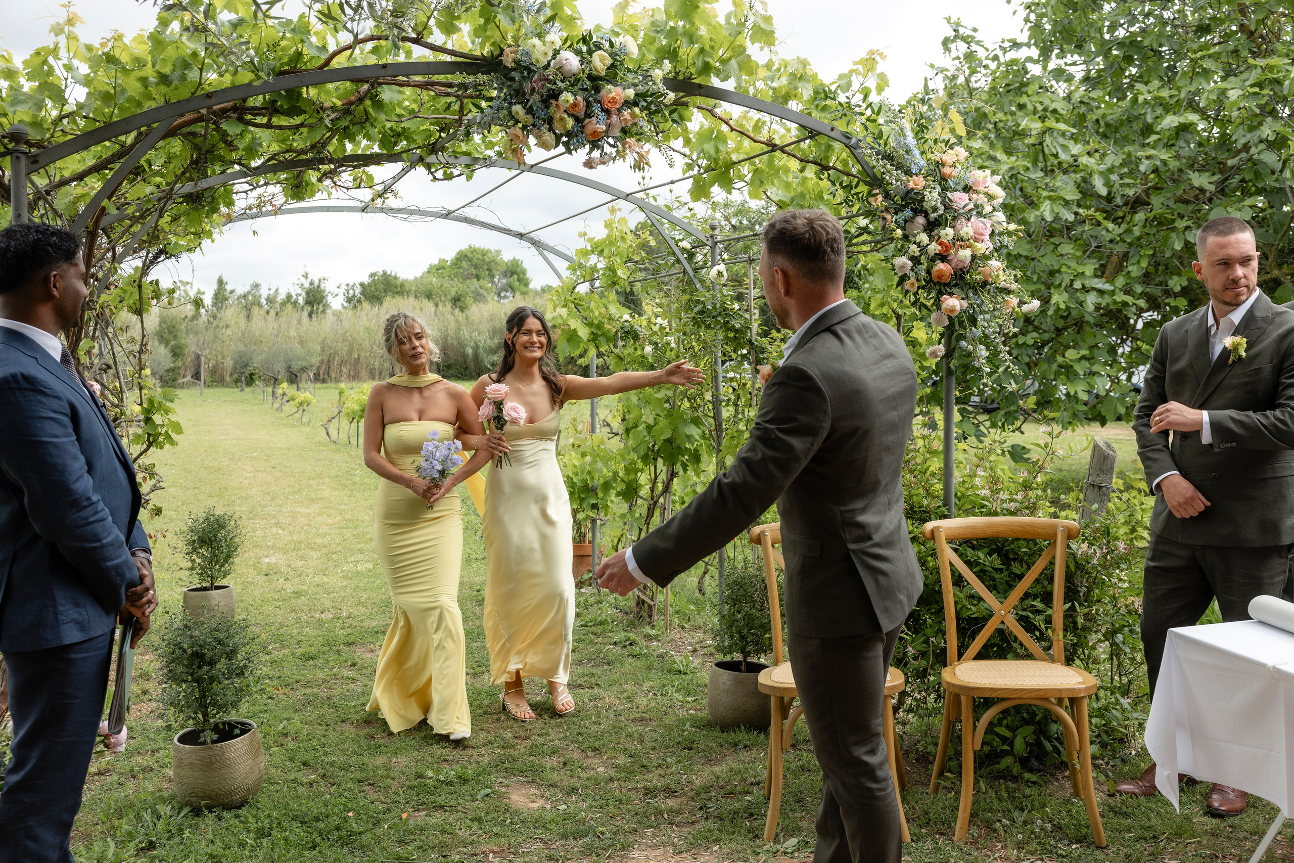 Vineyard Château Wedding in Occitanie — Puits Es Pratx. Eugénie Smirnova — Wedding & Elopement Photographer in Southwest France