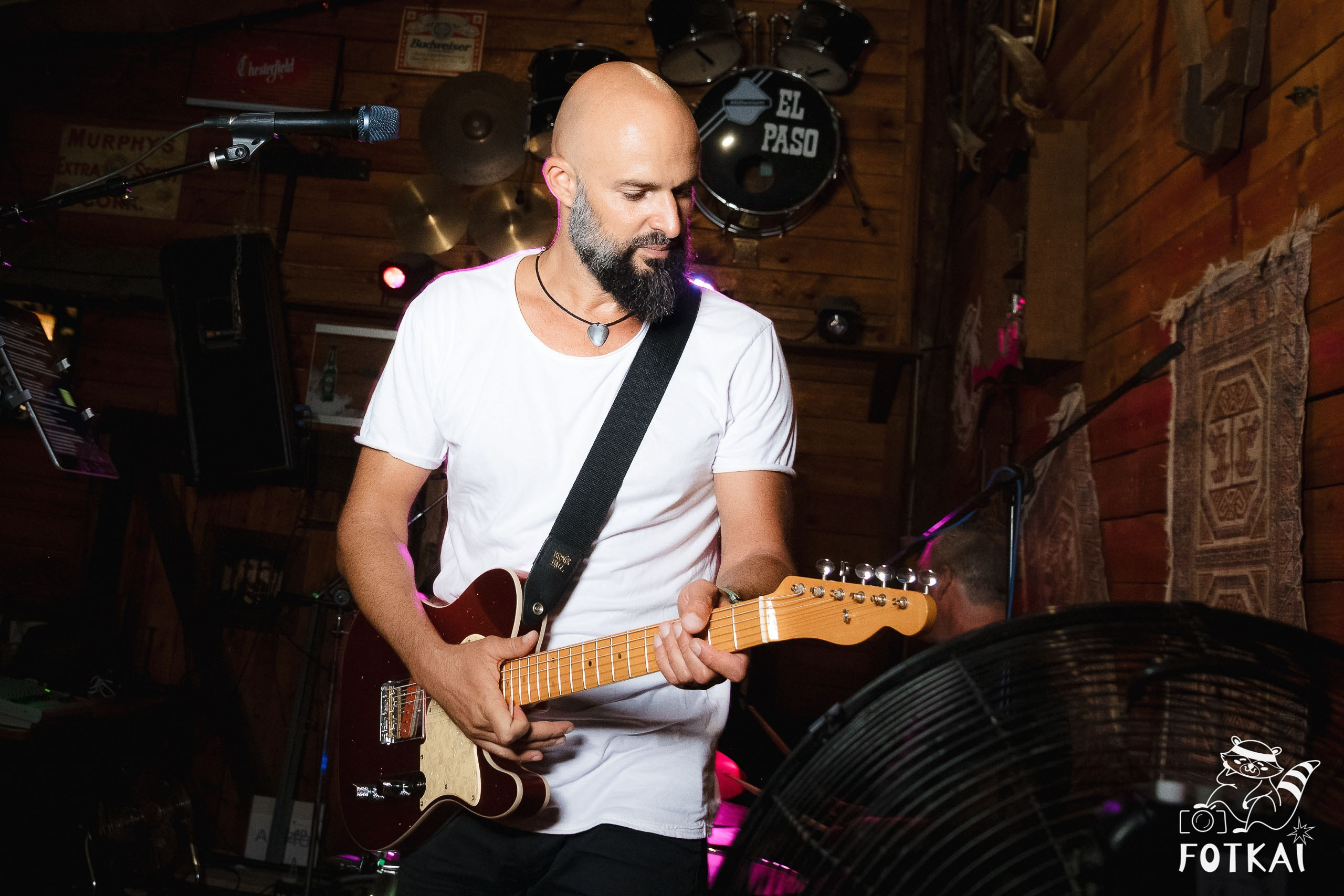 Boyan Hristov: Болгарский музыкант, превращающий эмоции в искусство | FOTKAI