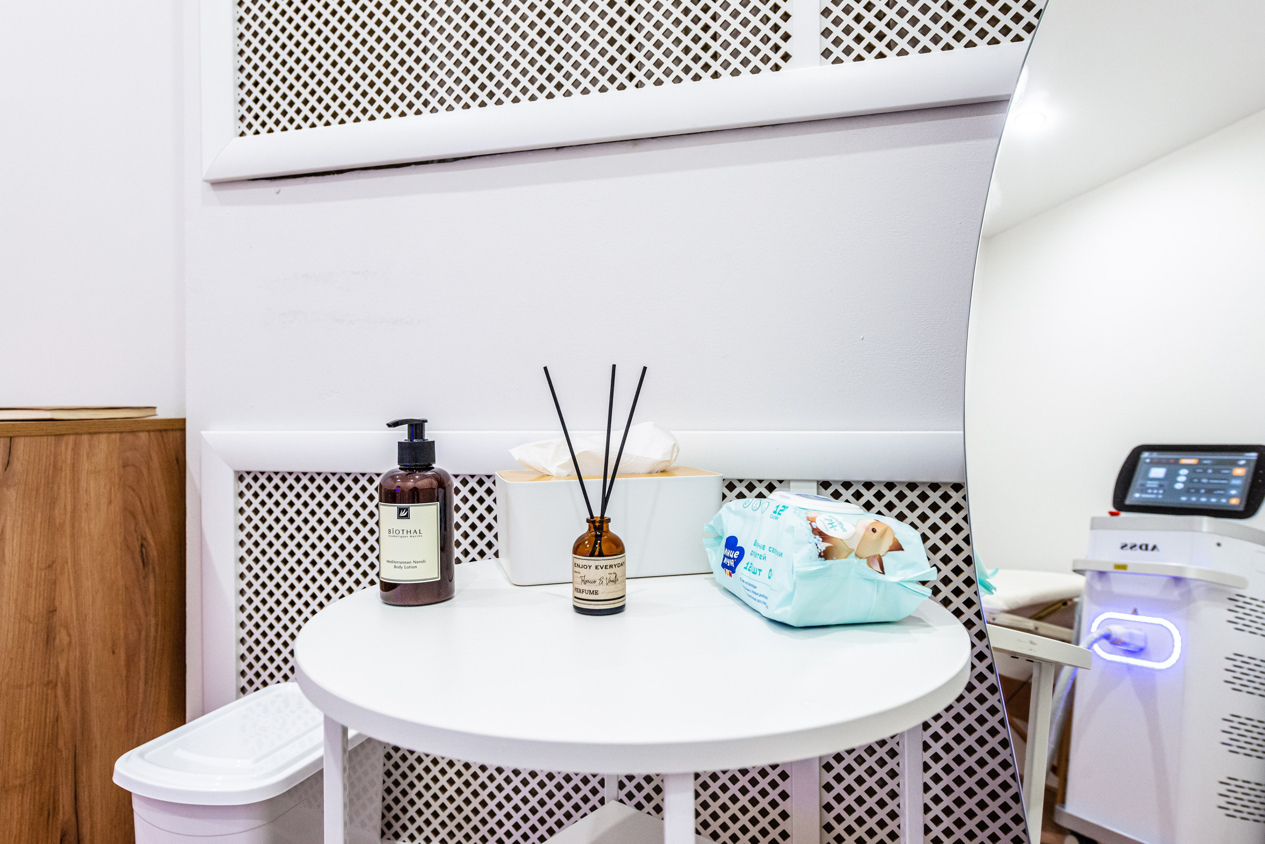 Фотосъемка интерьера в салоне лазерной эпиляции RealBeauty на ул. Фадеева