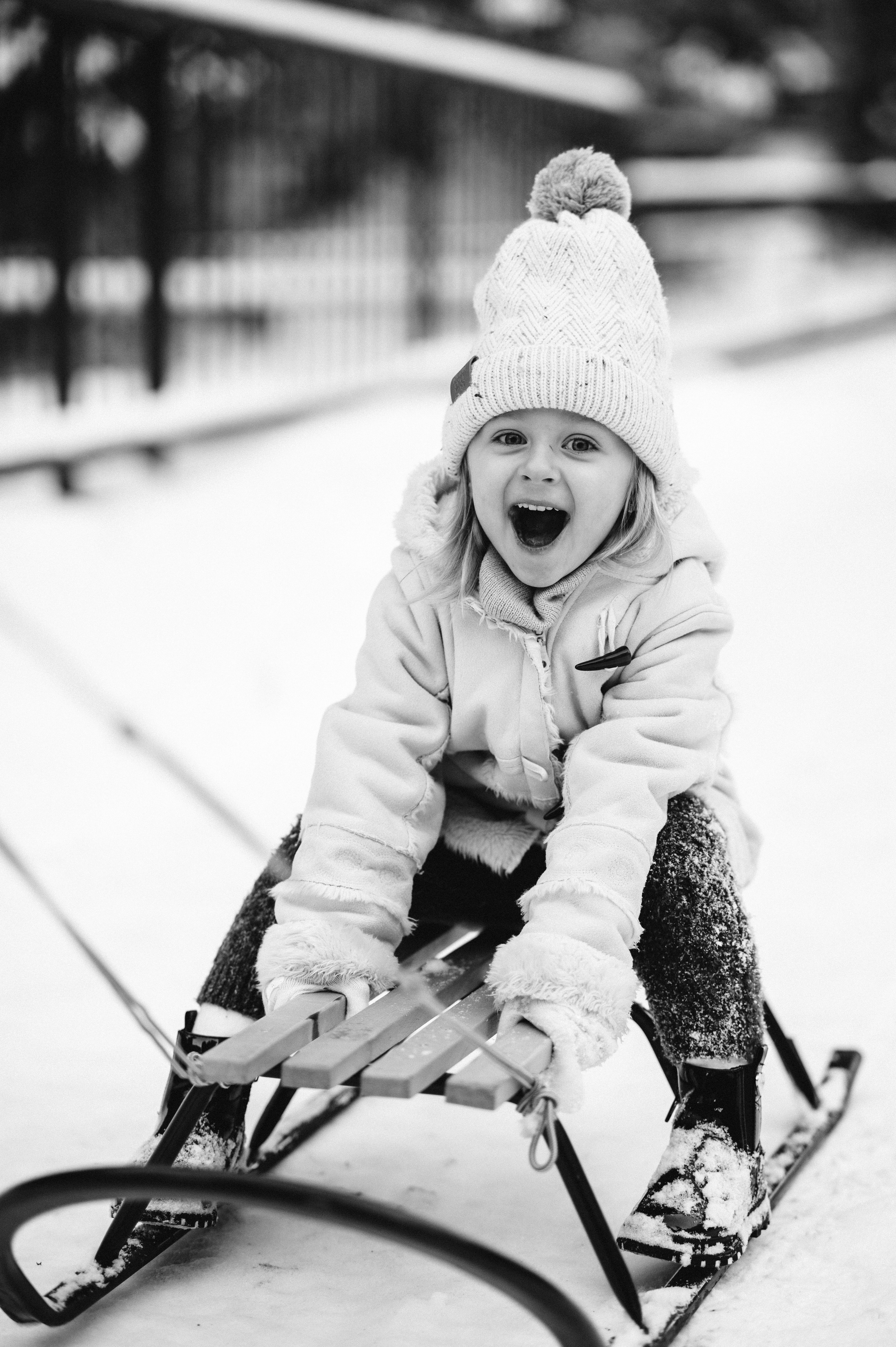 Ședință Foto de Familie la Munte – Fotografii de Iarnă în Lupcina. Valentin Melen - fotograf de nunta 🤍