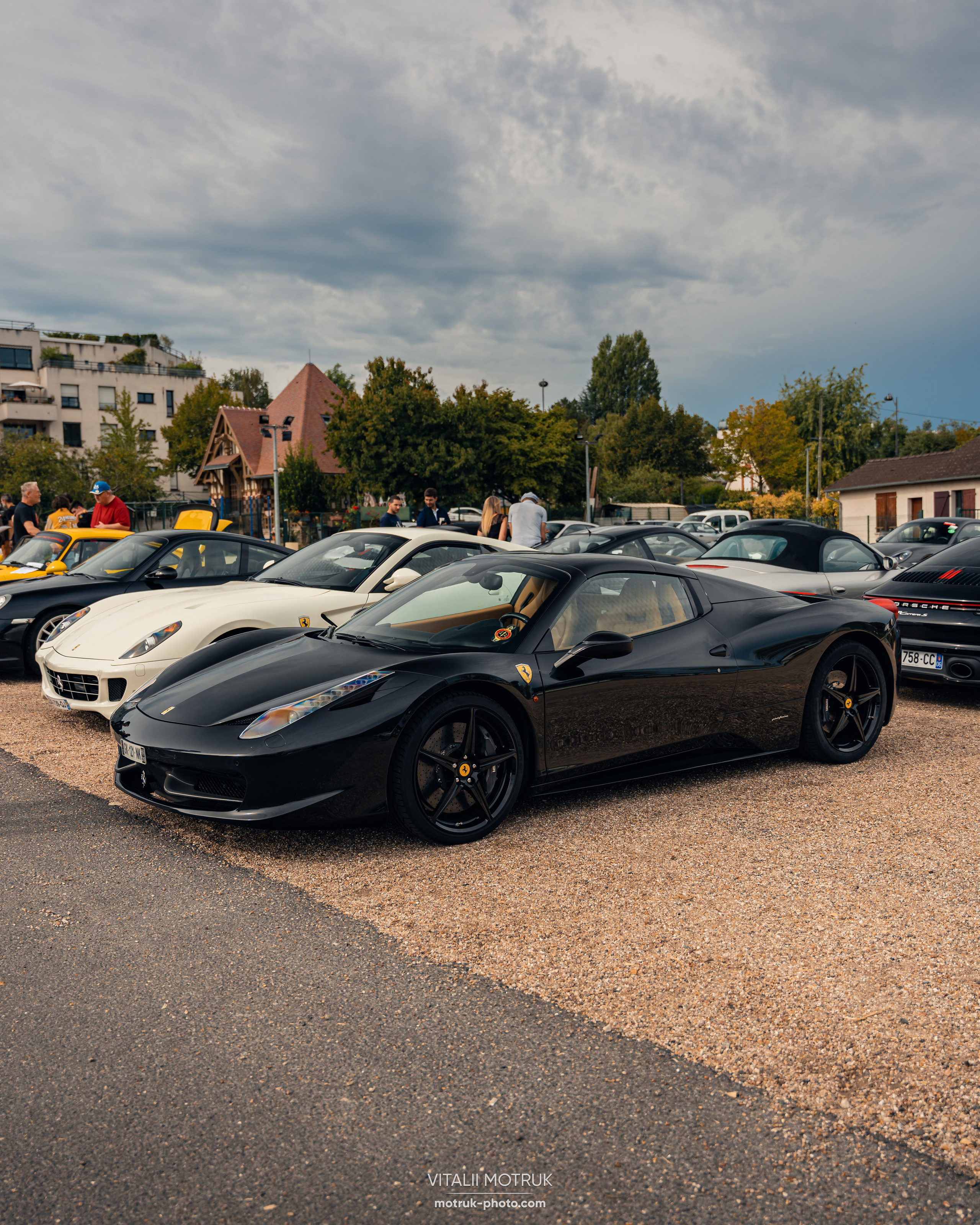 Cars and Coffee 17 september. Photographe de voitures à Paris — Vitalii Motruk
