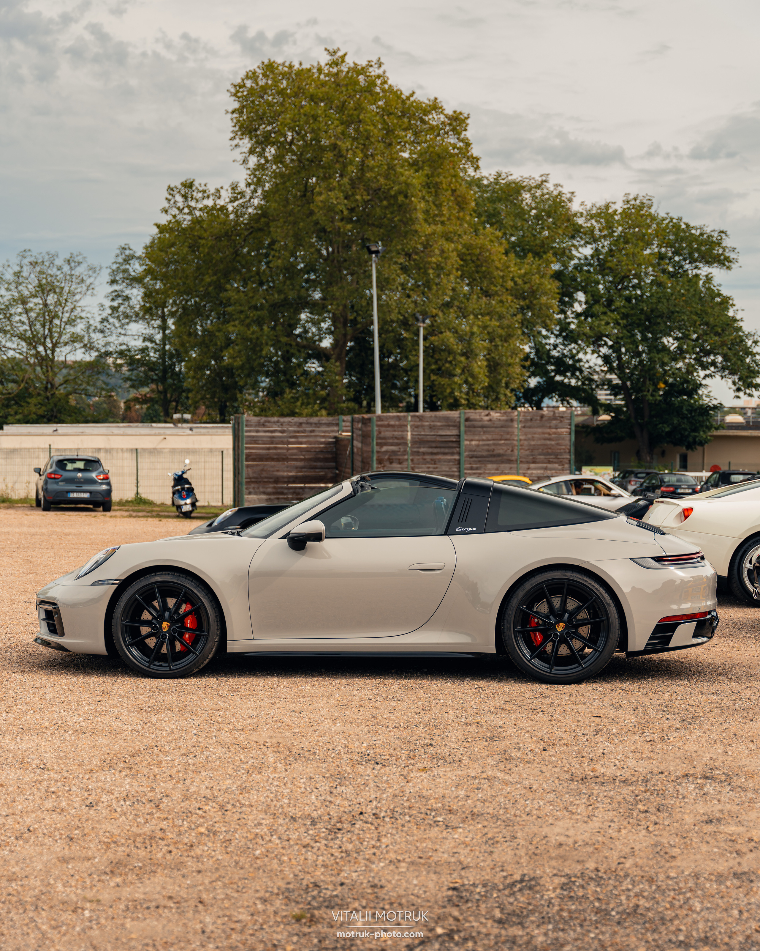 Cars and Coffee 17 september. Photographe de voitures à Paris — Vitalii Motruk