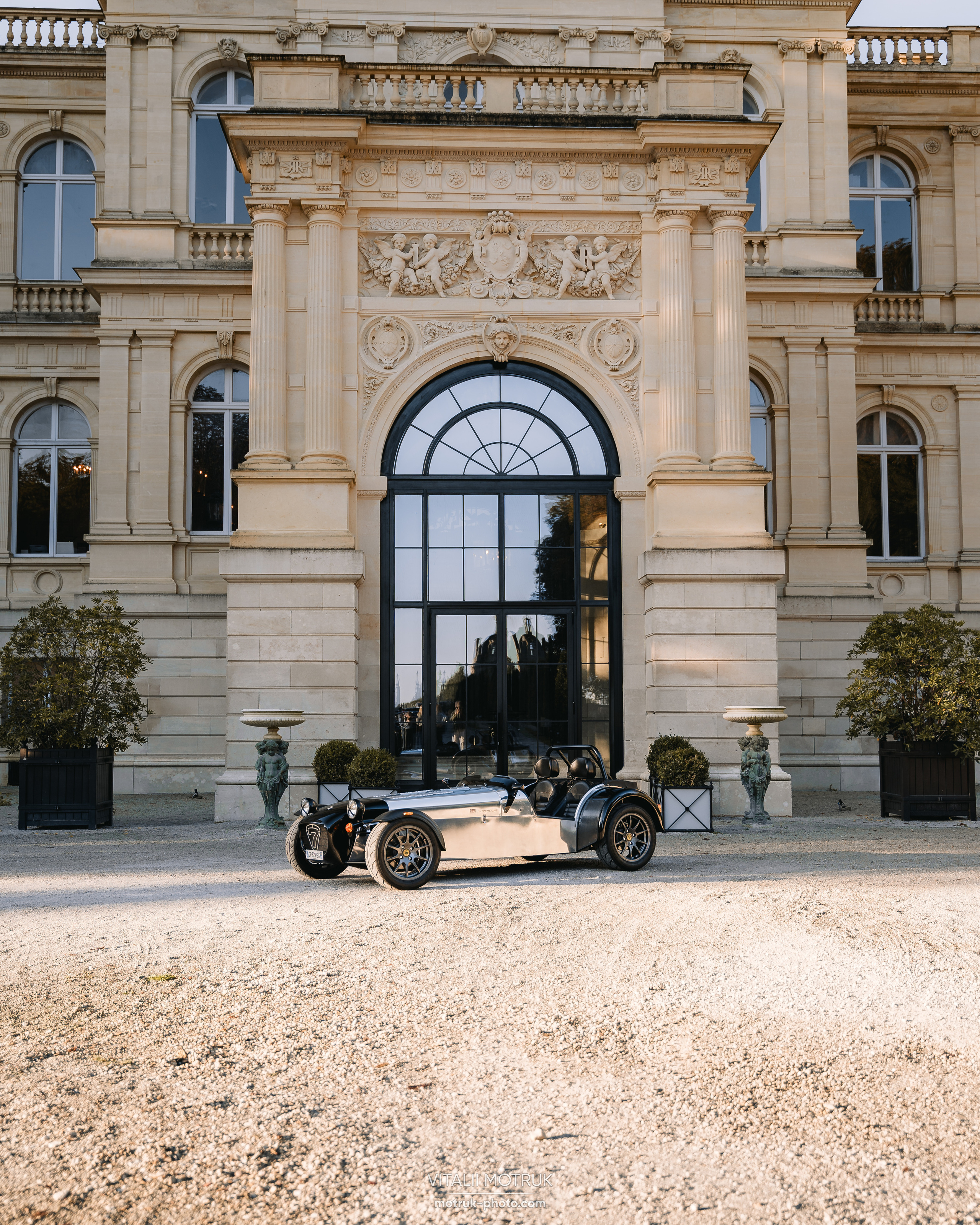 Collecting Cars. Photographe de voitures à Paris — Vitalii Motruk
