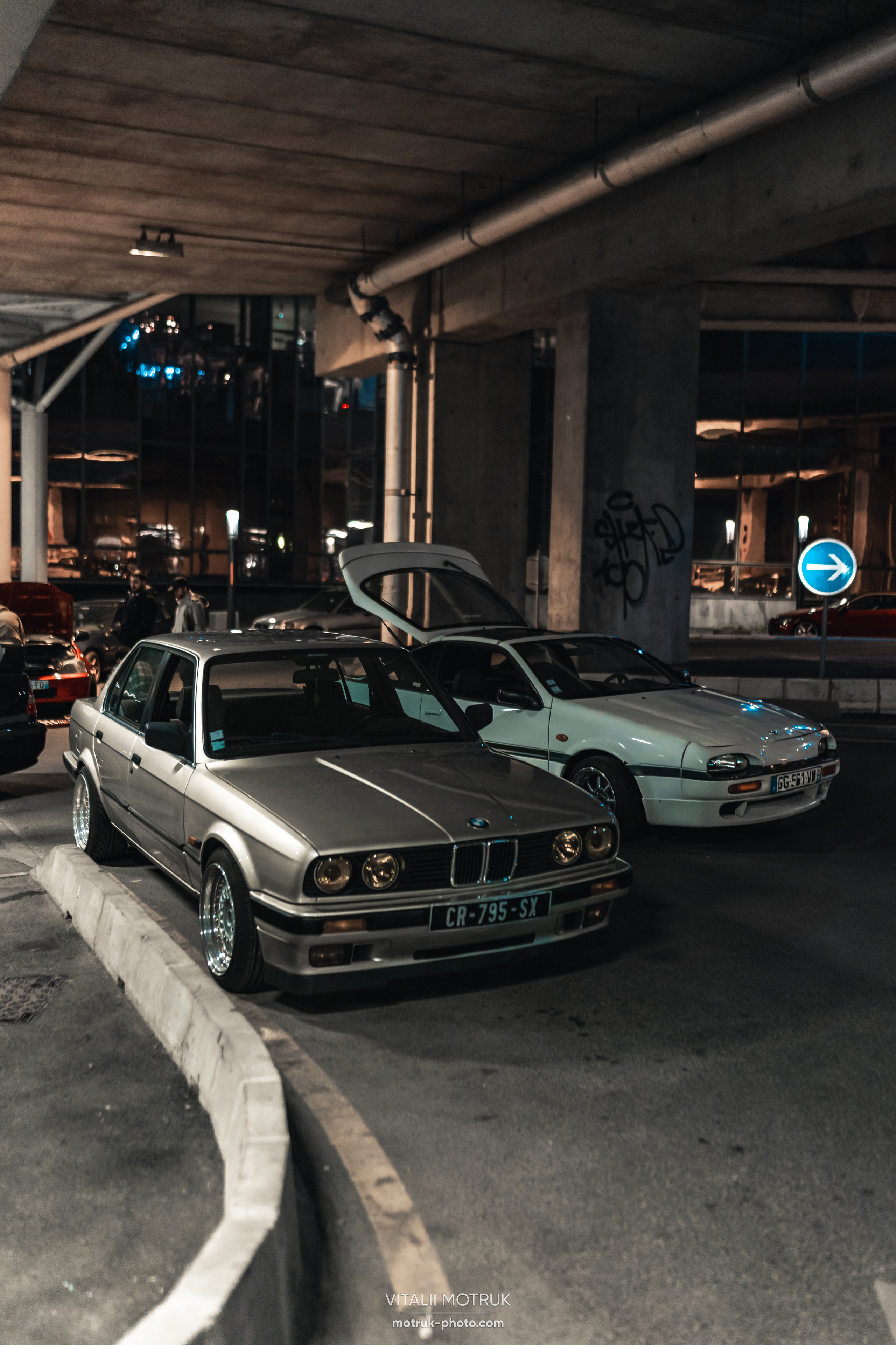 Rasso Nuit la Defense. Photographe de voitures à Paris — Vitalii Motruk