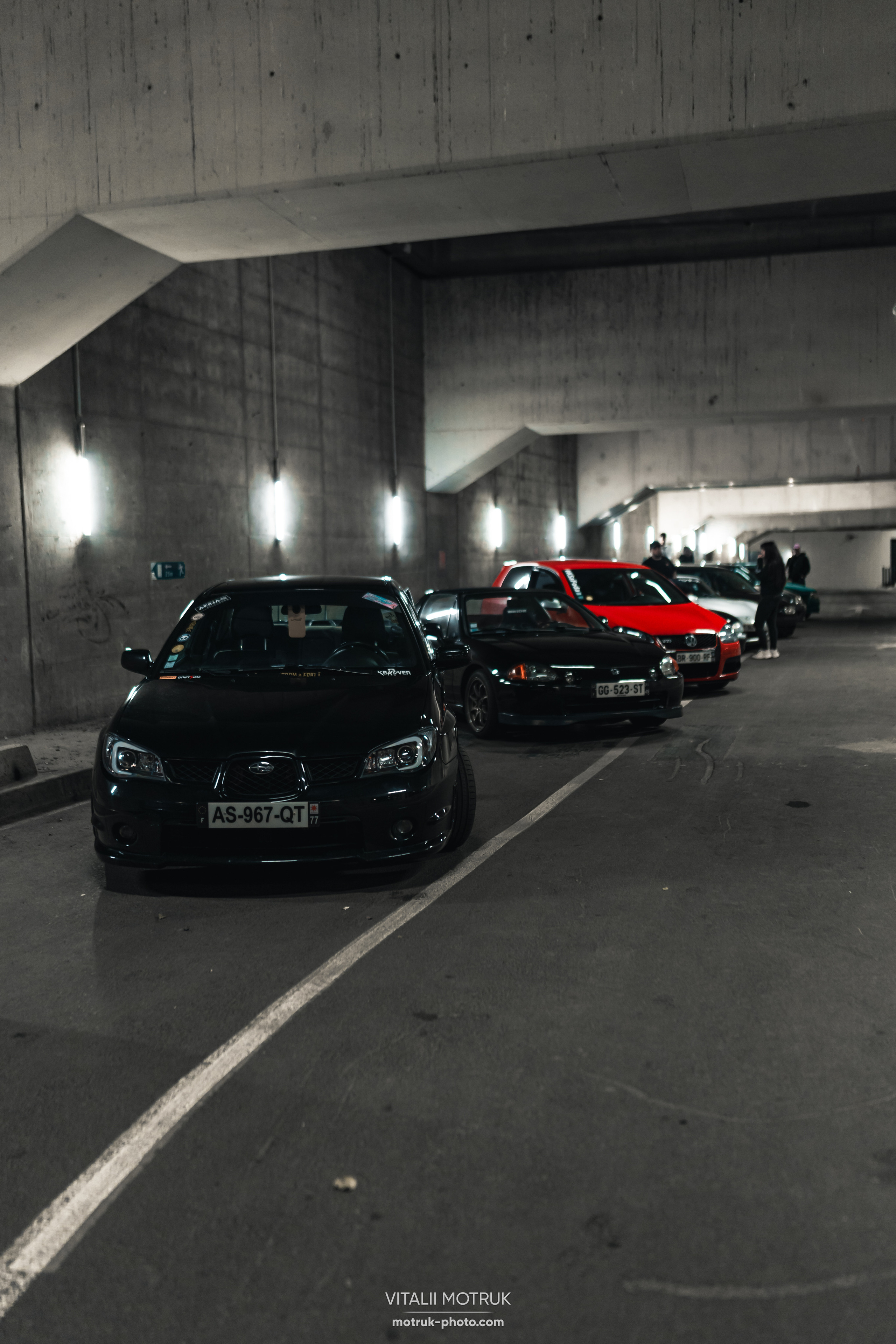 Rasso Nuit la Defense. Photographe de voitures à Paris — Vitalii Motruk