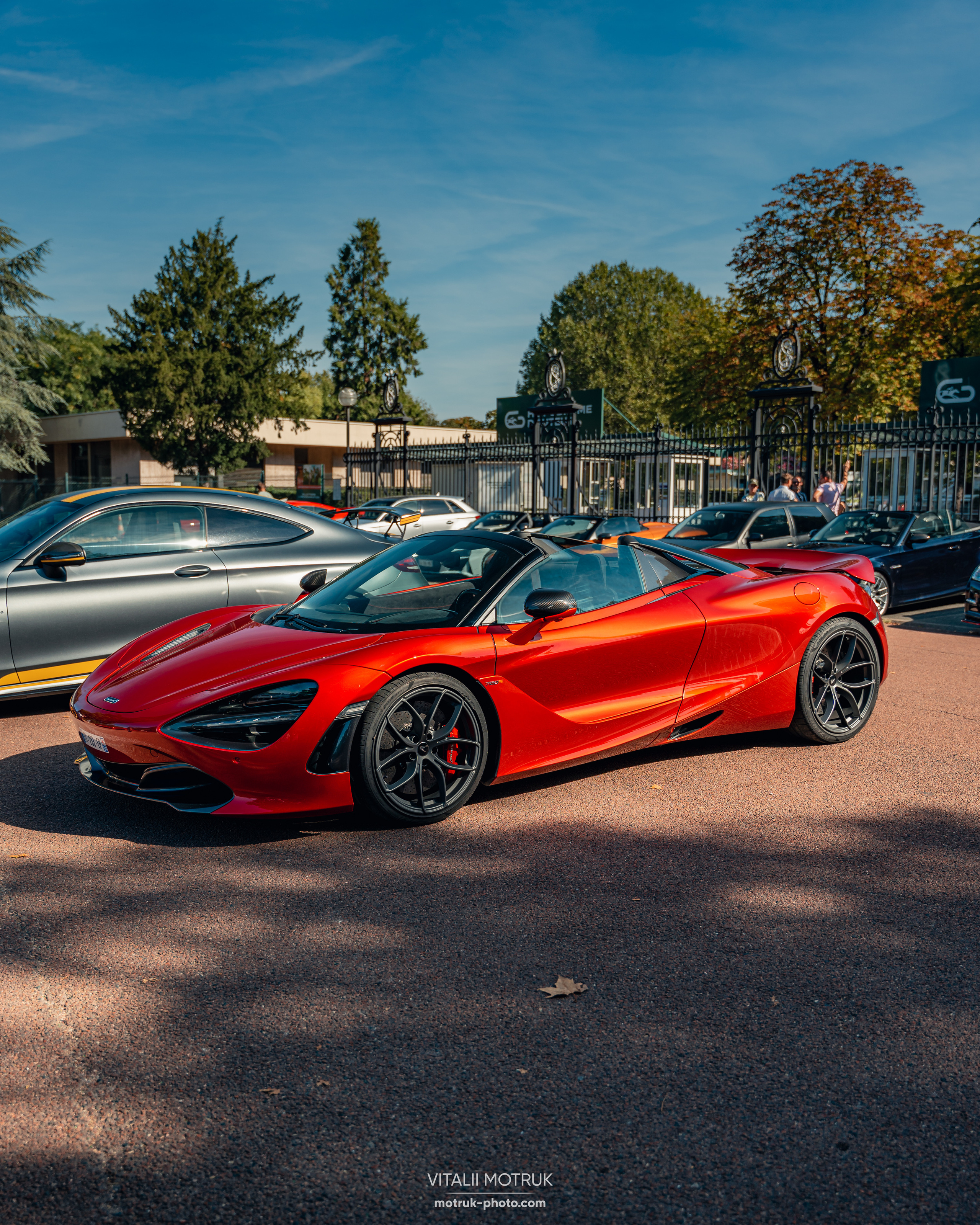 Rassemblement Auteuil 10 septembre. Photographe de voitures à Paris — Vitalii Motruk
