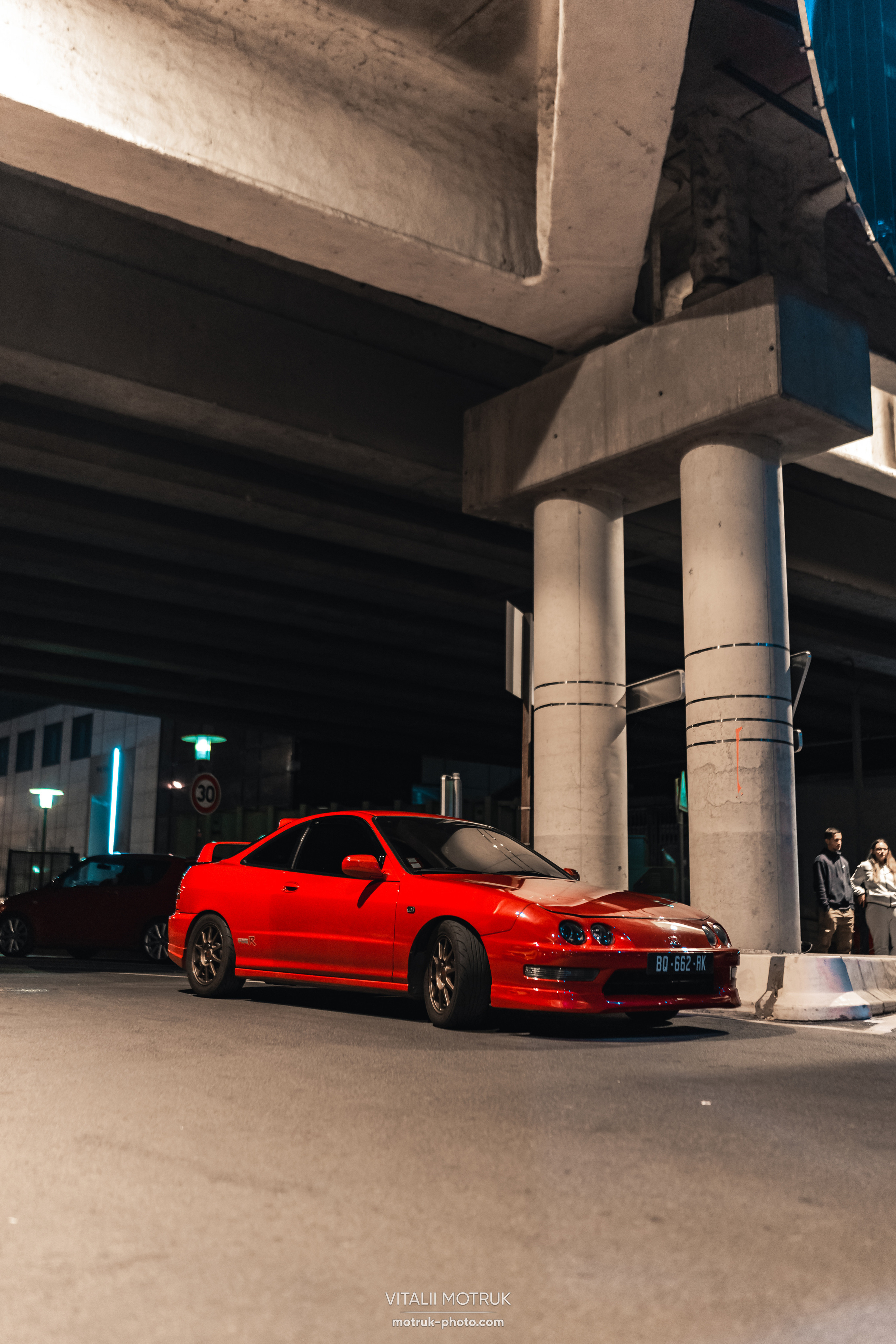 Rasso Nuit la Defense. Photographe de voitures à Paris — Vitalii Motruk