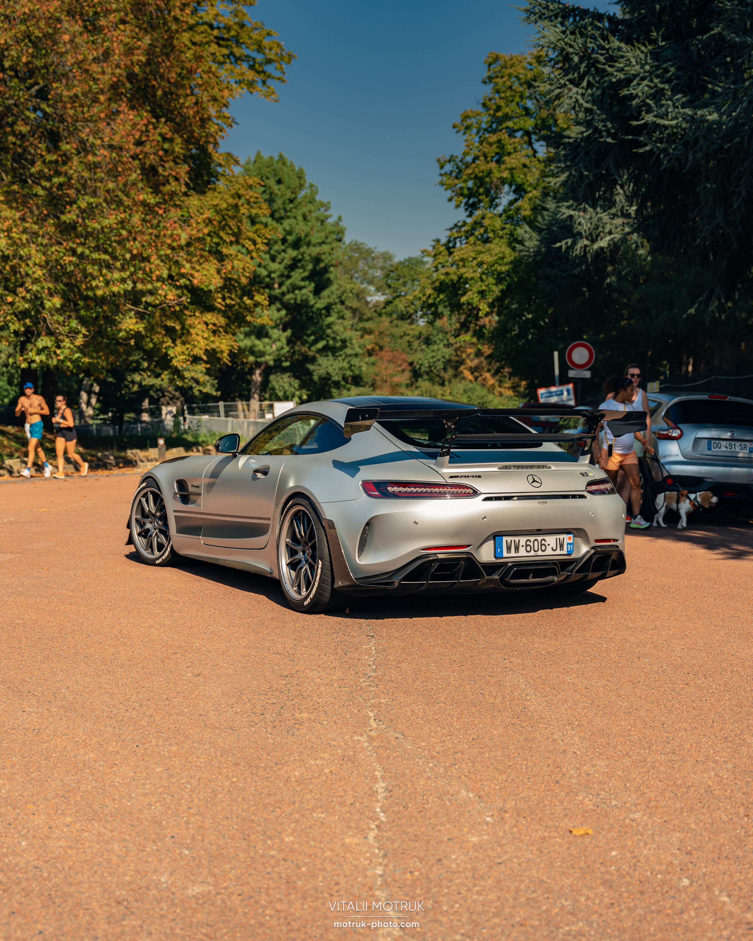 Rassemblement Auteuil 10 septembre. Photographe de voitures à Paris — Vitalii Motruk