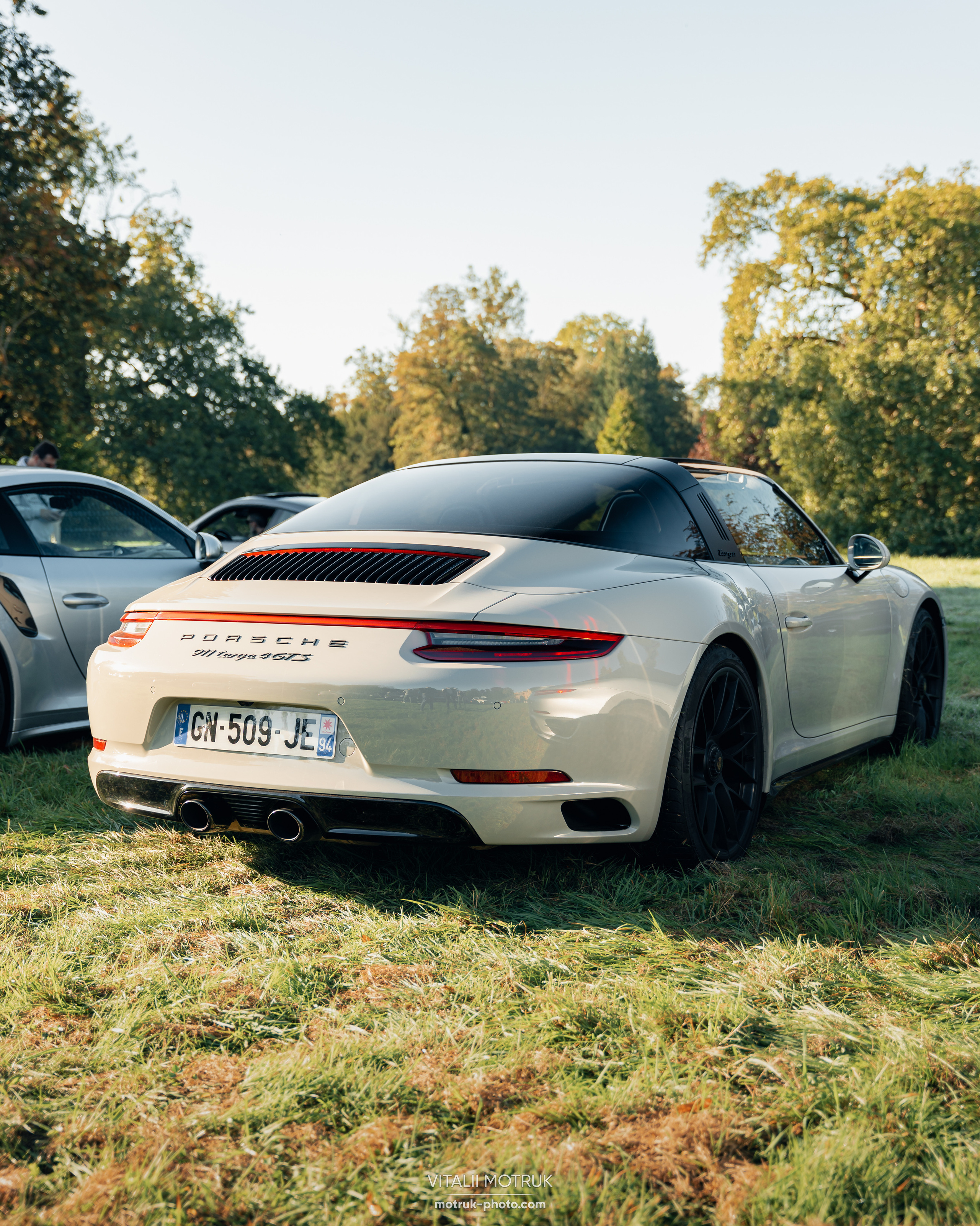Collecting Cars. Photographe de voitures à Paris — Vitalii Motruk