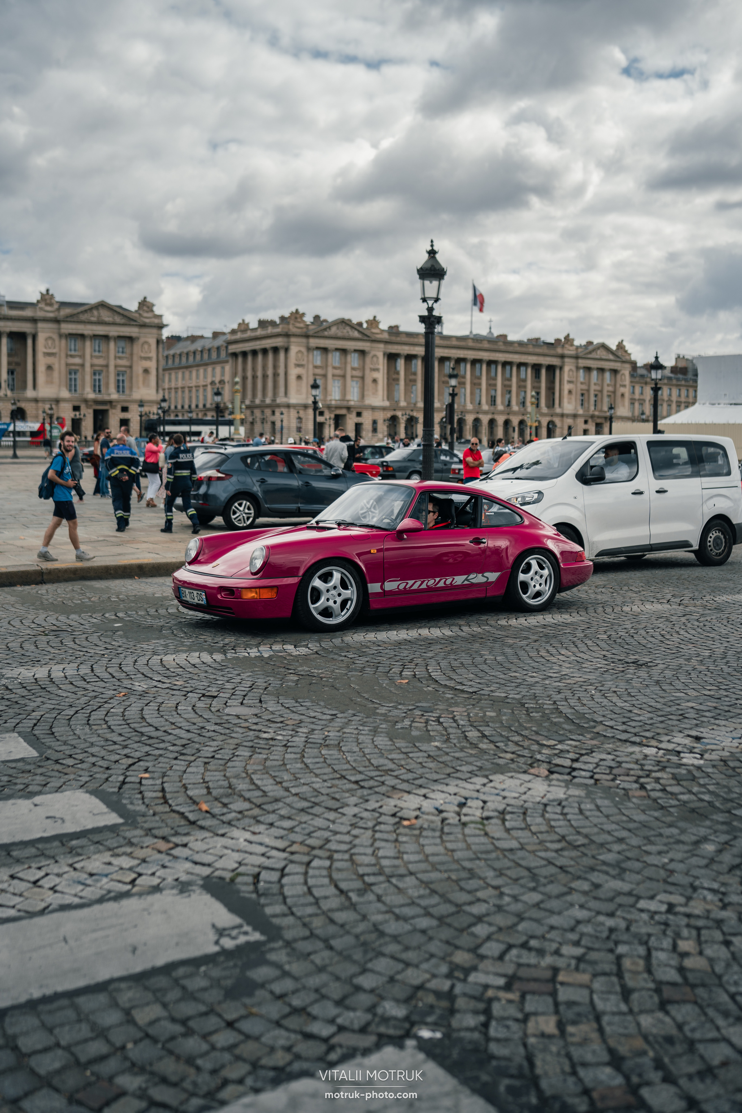 Traverser Paris. Photographe de voitures à Paris — Vitalii Motruk