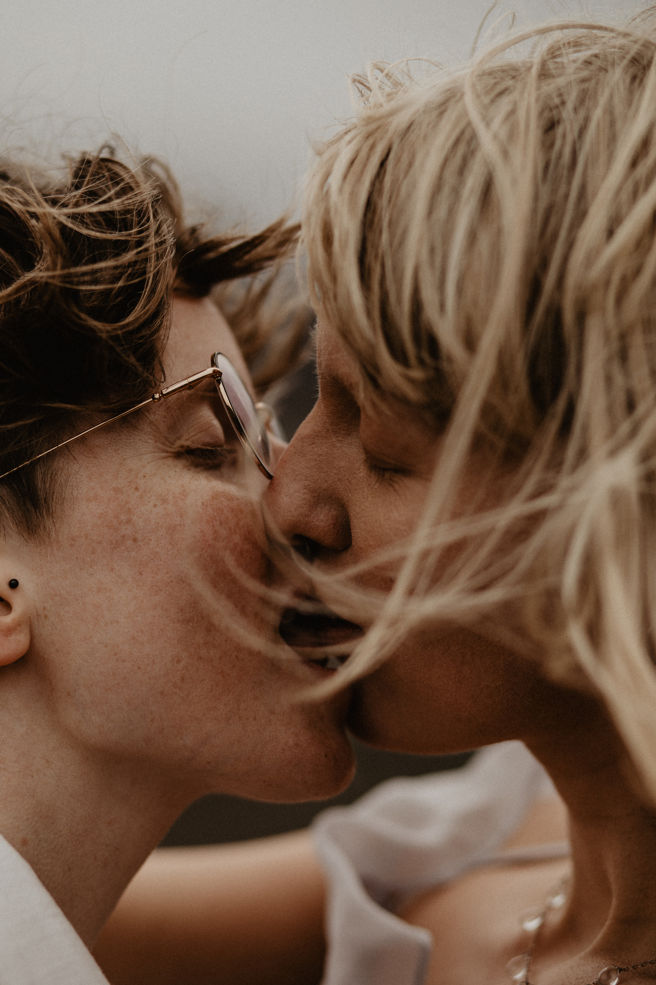 Ástrós+Sandra. Iceland elopement photographer & videographer