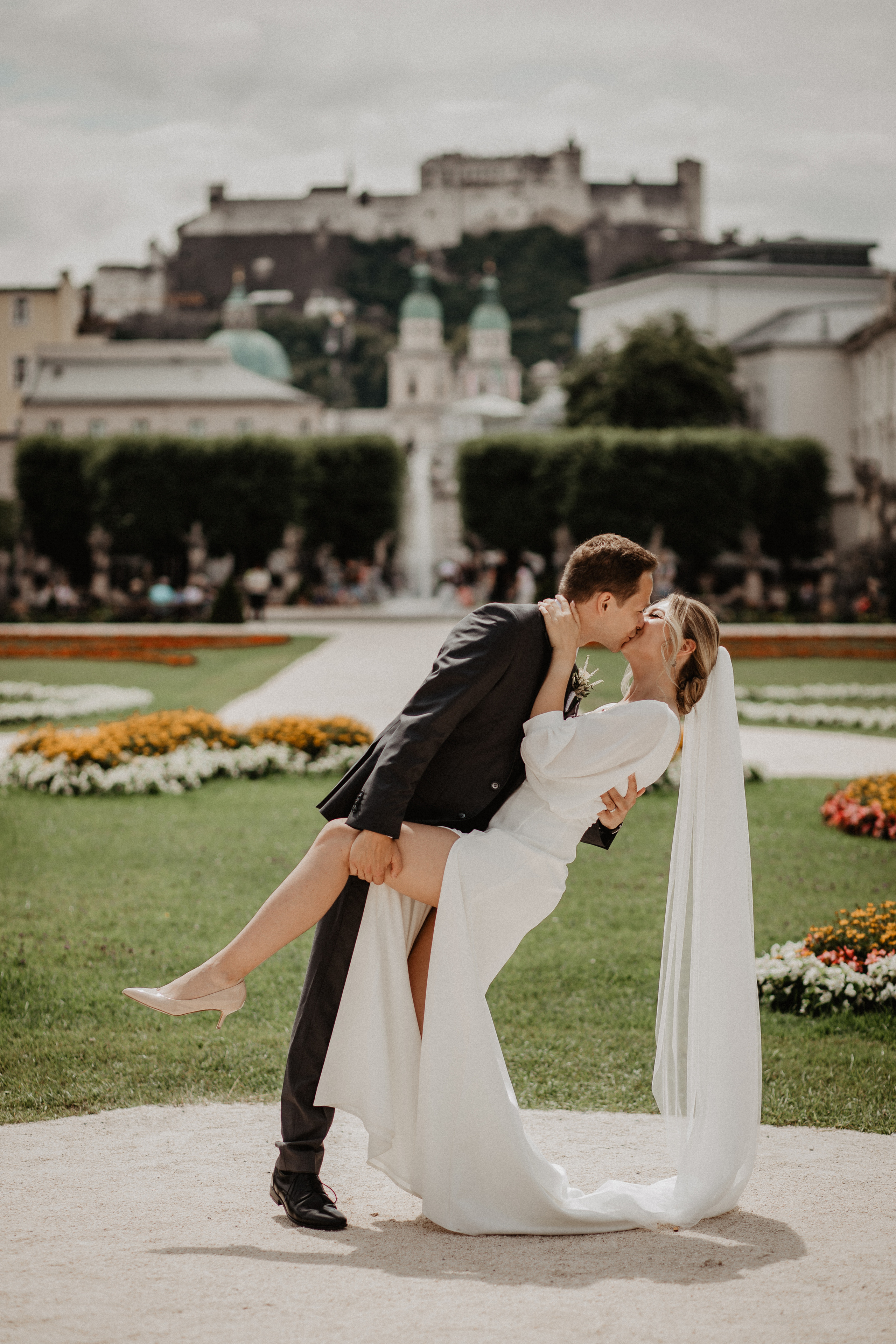 Christina+Roman. Iceland elopement photographer & videographer