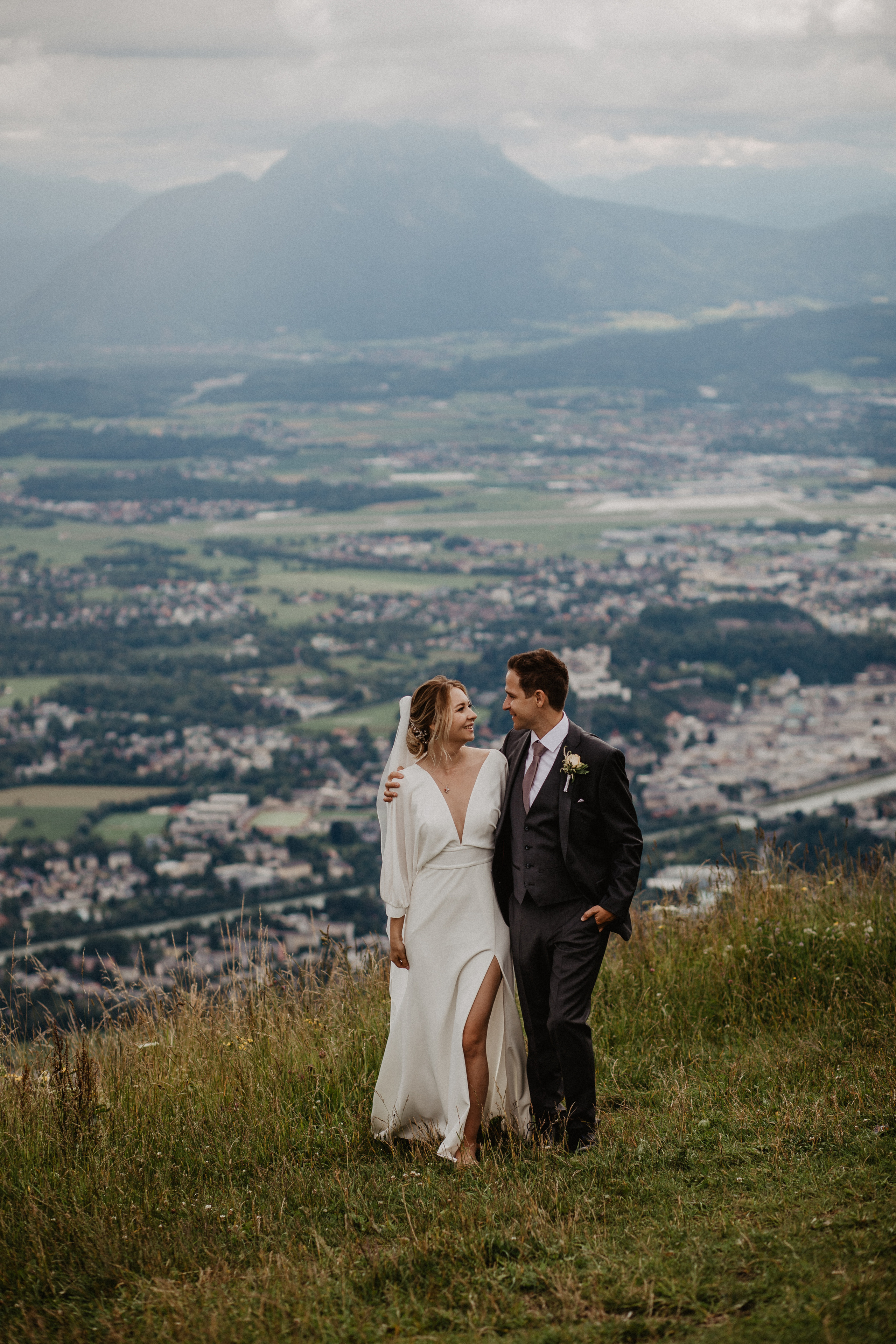 Christina+Roman. Iceland elopement photographer & videographer
