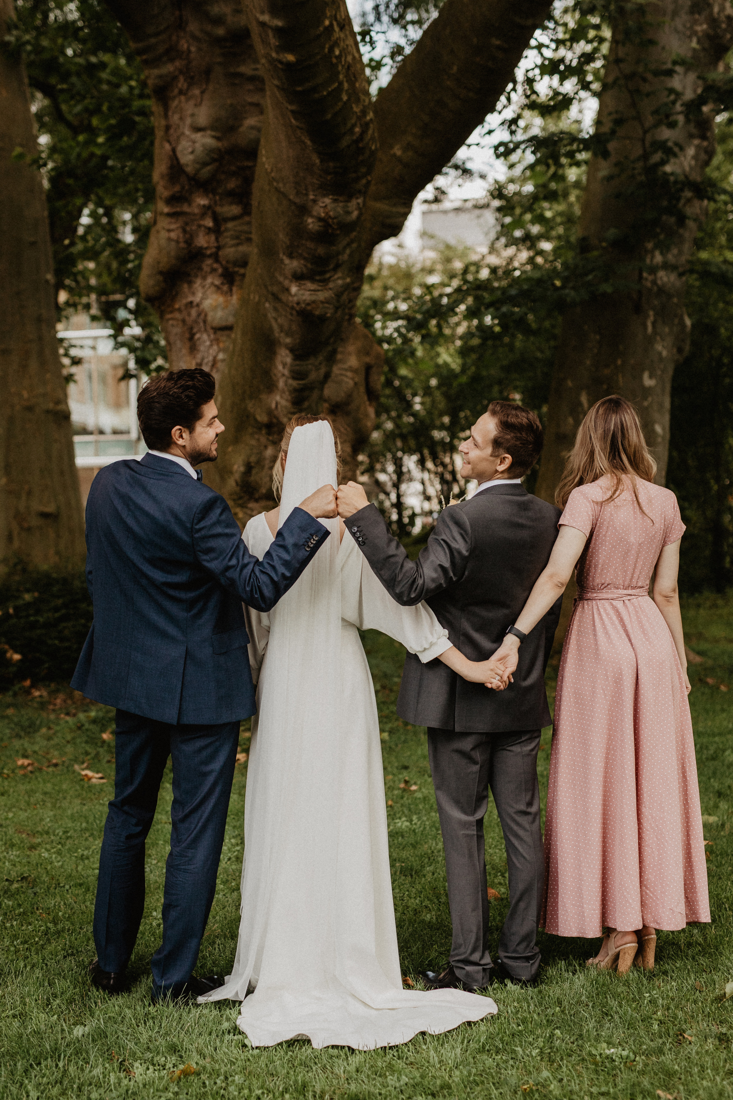 Christina+Roman. Iceland elopement photographer & videographer