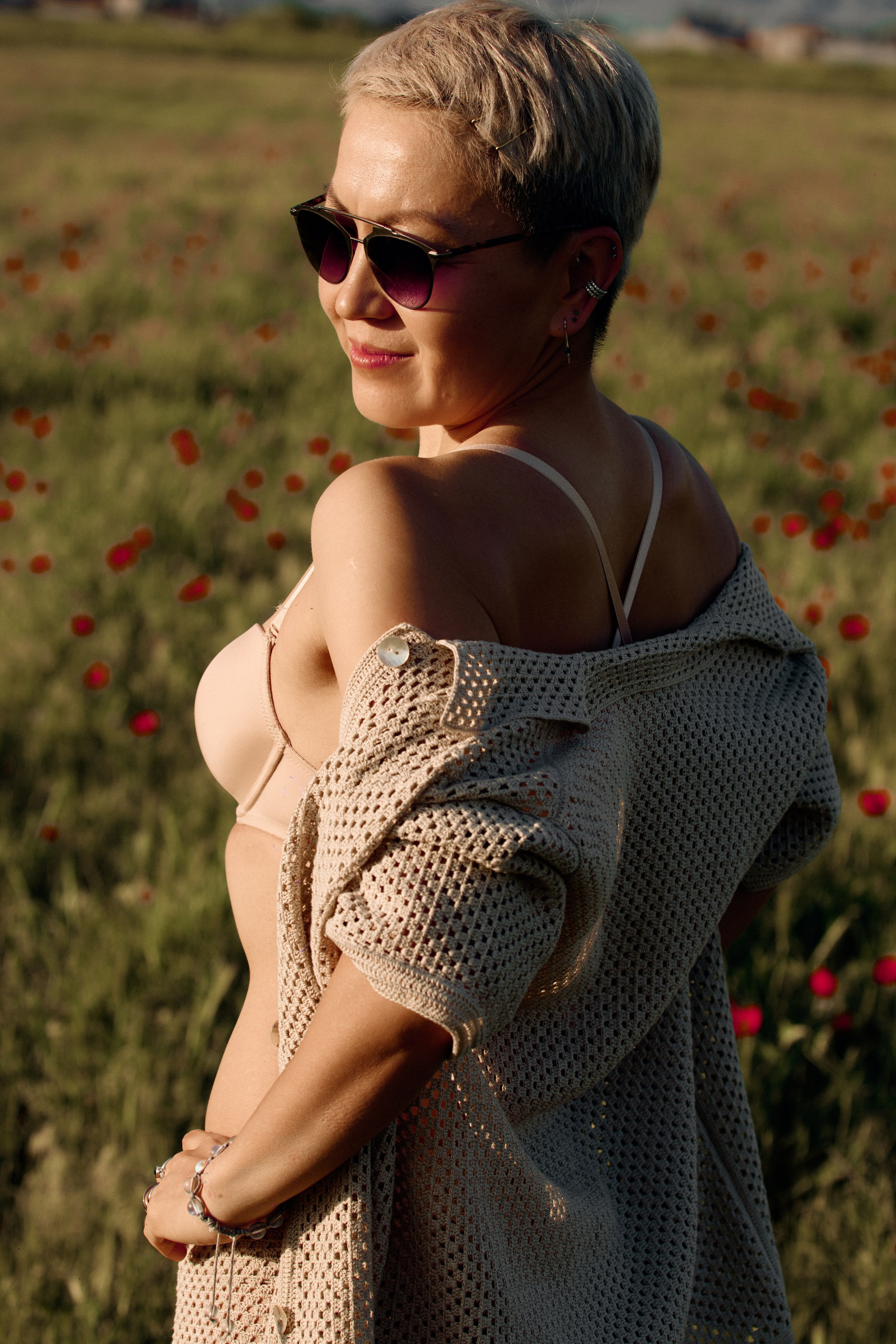 Юлька в маках. Валерия Вартанова. Фотограф