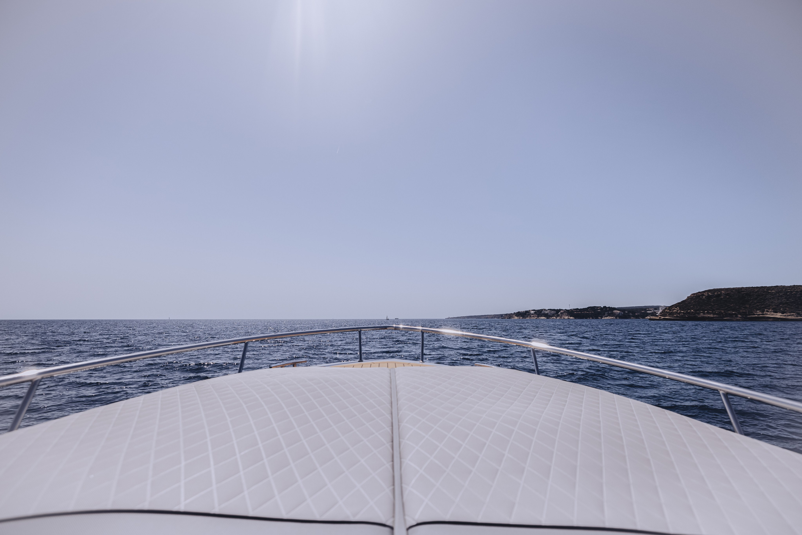 SERVICE. Portrait photographer in Europe. Aurora Balear in Balearic Islands, woman portrait photographer. Work in Spain