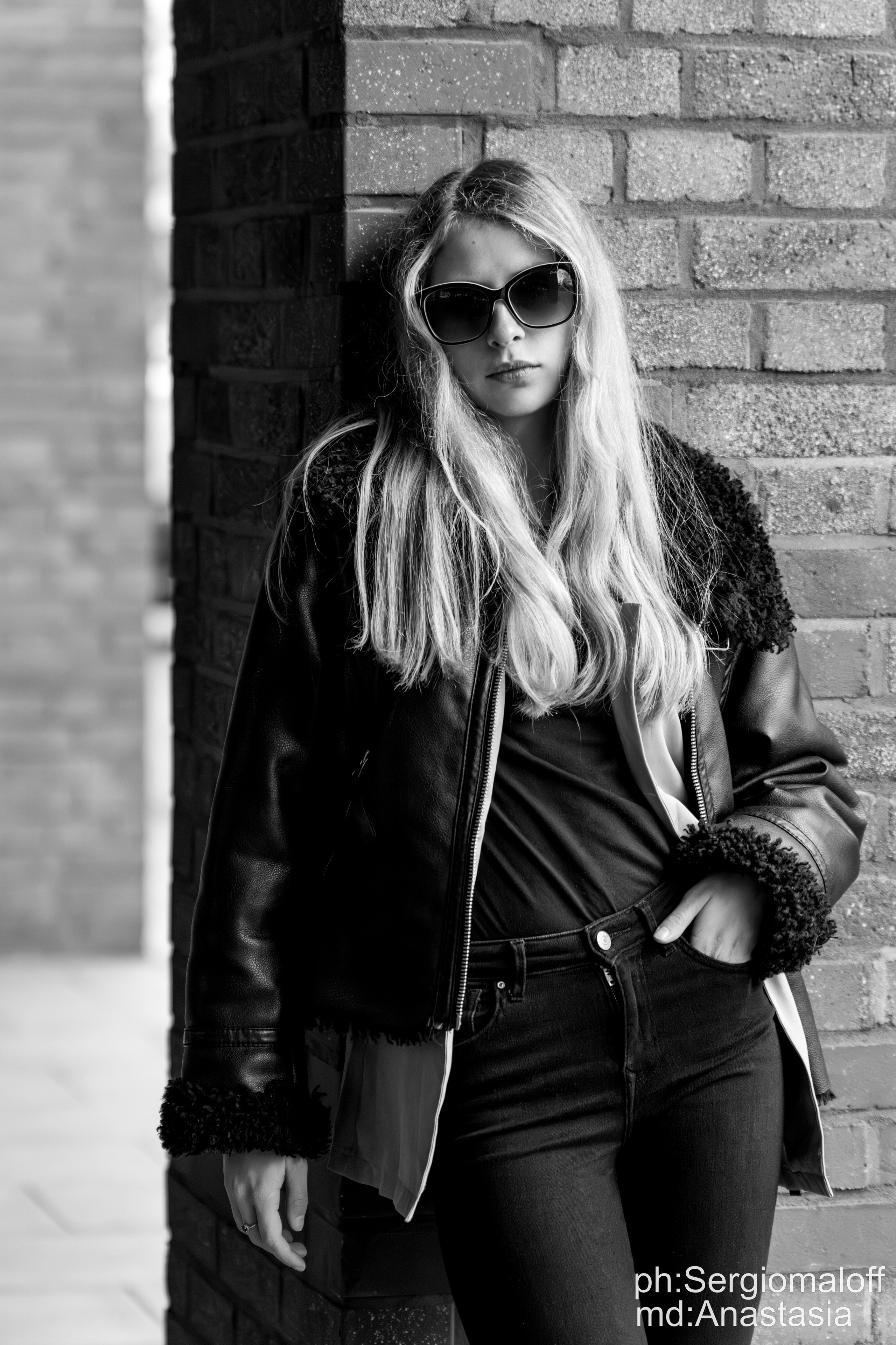 Schwarz-Weiß Fotografie in Köln: Street Fashion & Business-Look | serega.com.ua