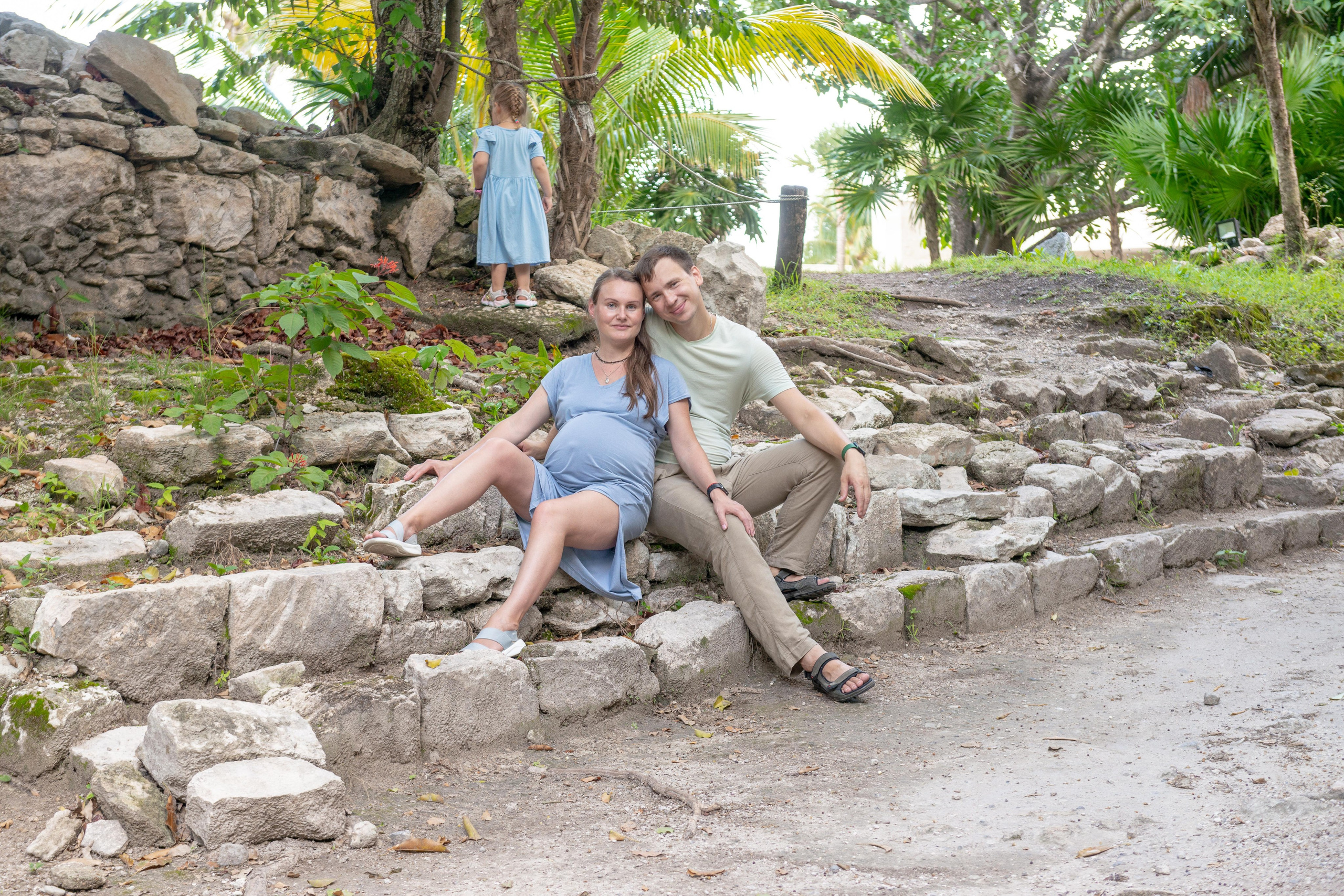 Sesión de Fotos Familiar de Embarazo: La Espera de un Nuevo Milagro. FOTÓGRAFO MÉXICO QUINTANA ROO