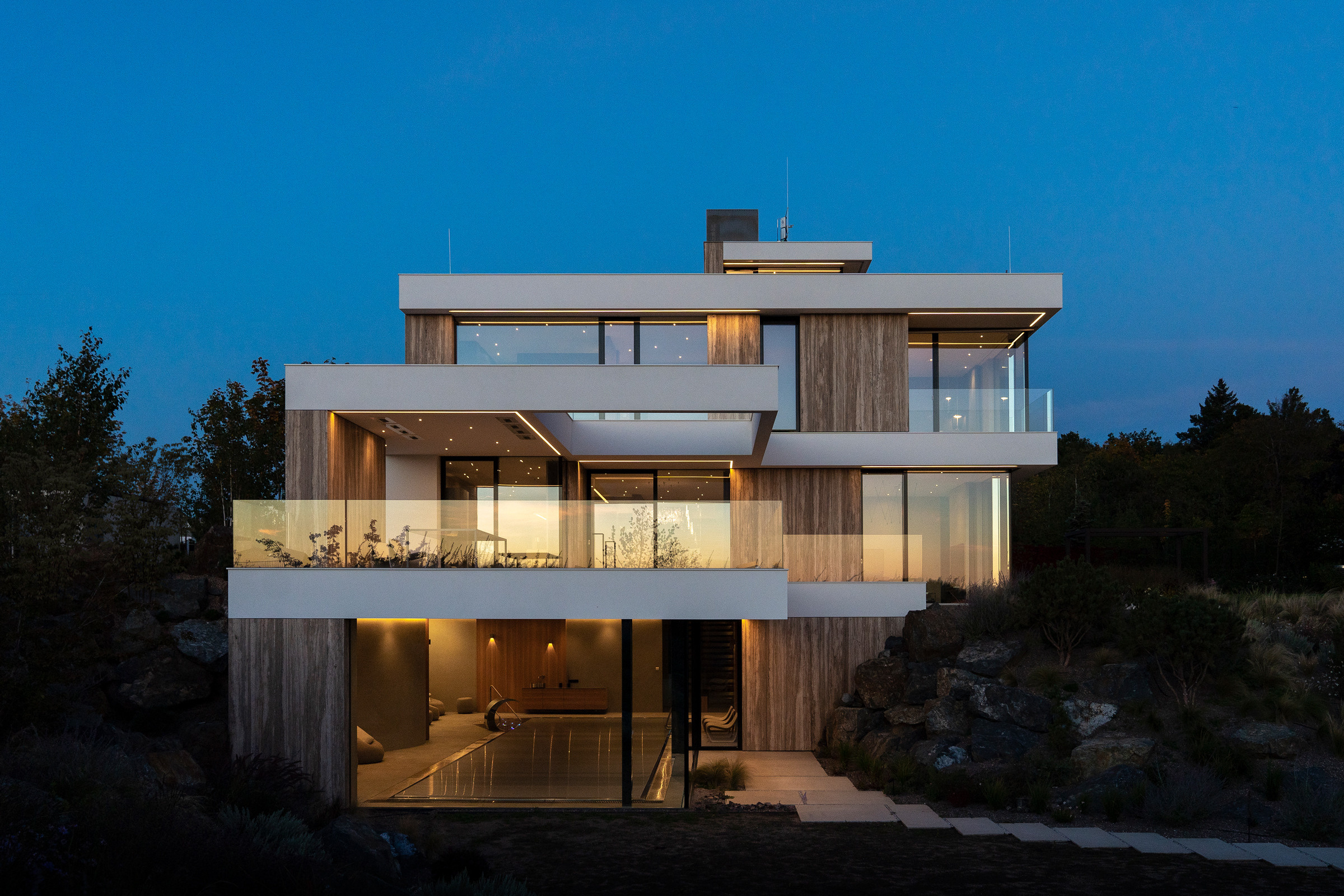 Architekt Praha - Navrhujeme luxusní domy. Špičková moderní architektura. architektonické studio Praha. Architekti rodinných domů | Architektonické studio Praha. Zahradní architekt. Bytový Architekt a Návrhy interiérů. Architekt rodinných domů. Luxury villa. Nejlepší Vily. Luxury vila.