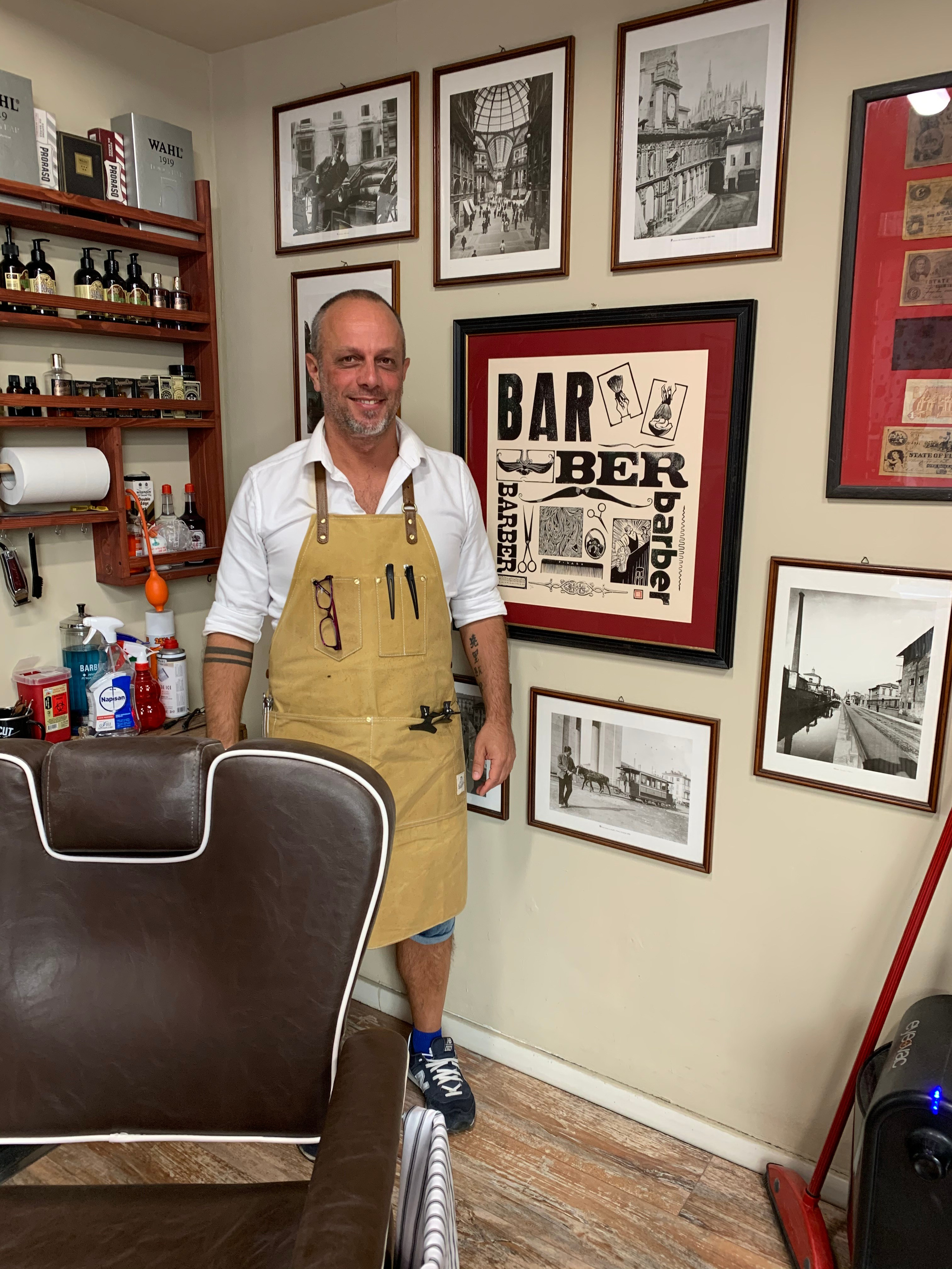 Barber print linocut printmaker antique printmaker barber print sous-sol editions limitededition artprint barberprint barber Rossini Figaro art print drunken barbershop barber Milano fashion dandy Italian style